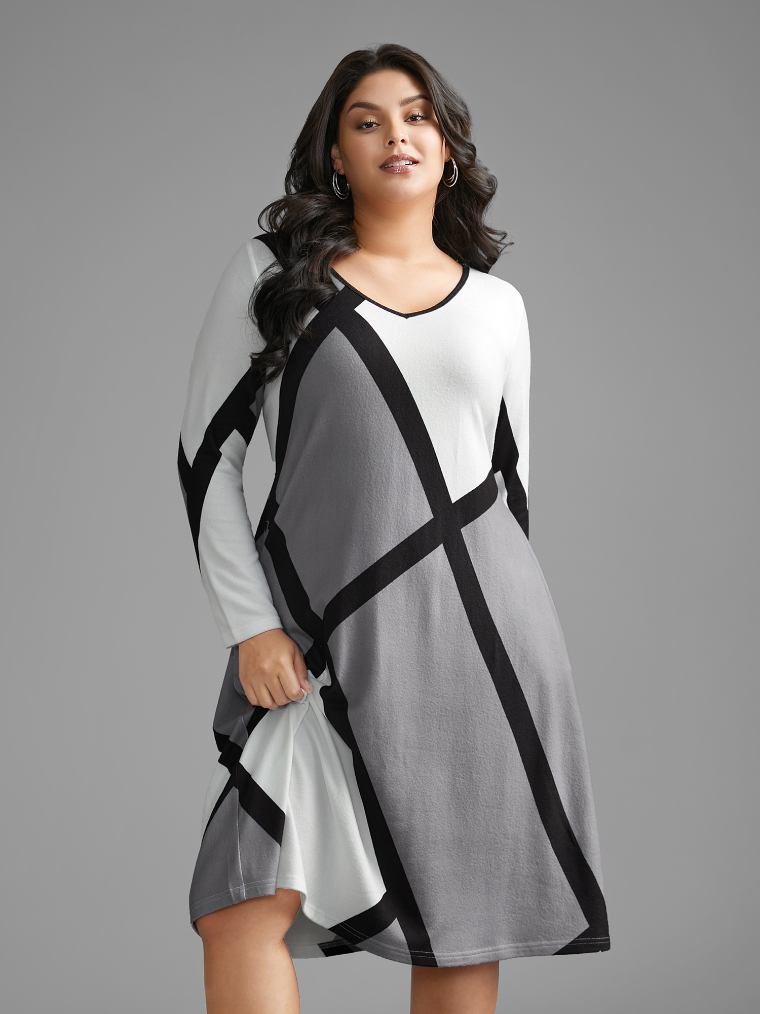 Plus Size V Neck Colorblock Contrast Pocket Dress Mediumgray Women Casual Contrast V-neck Long Sleeve Curvy BloomChic 28/5X 