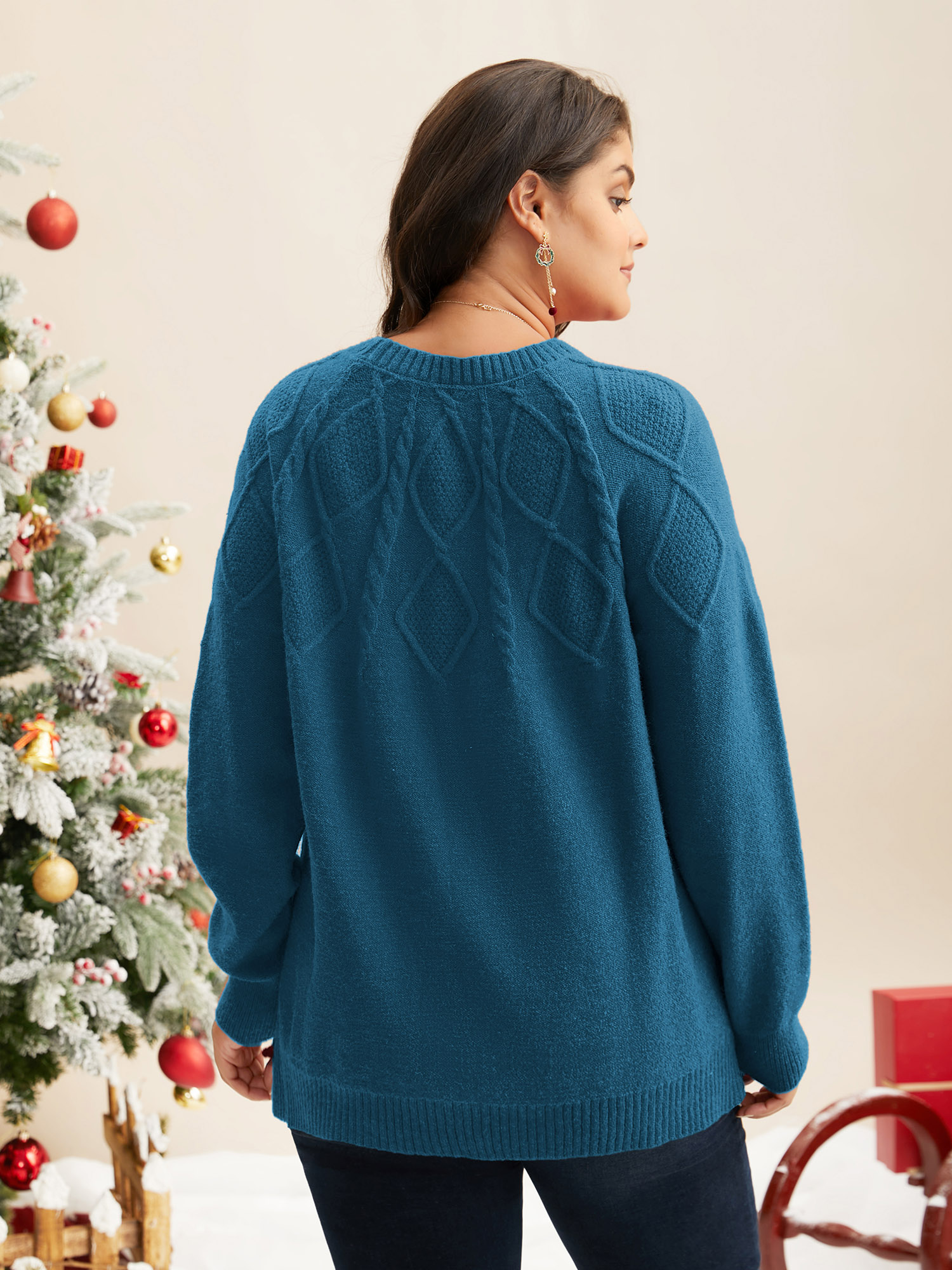 

Plus Size Cable Knit Bodice Crew-Neck Pullover Cerulean Women Casual Loose Long Sleeve Round Neck Everyday Pullovers BloomChic