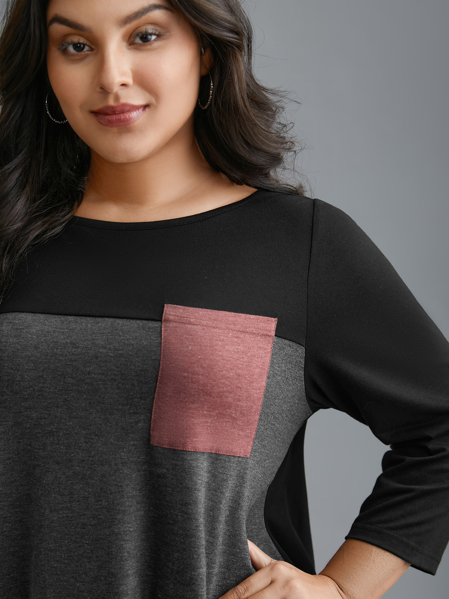 Plus Size Color Block Chest Pocket Round Neck T-Shirt Multicolor Women Casual Contrast Boat Neck Loose Everyday T-shirts BloomChic 26/4X 