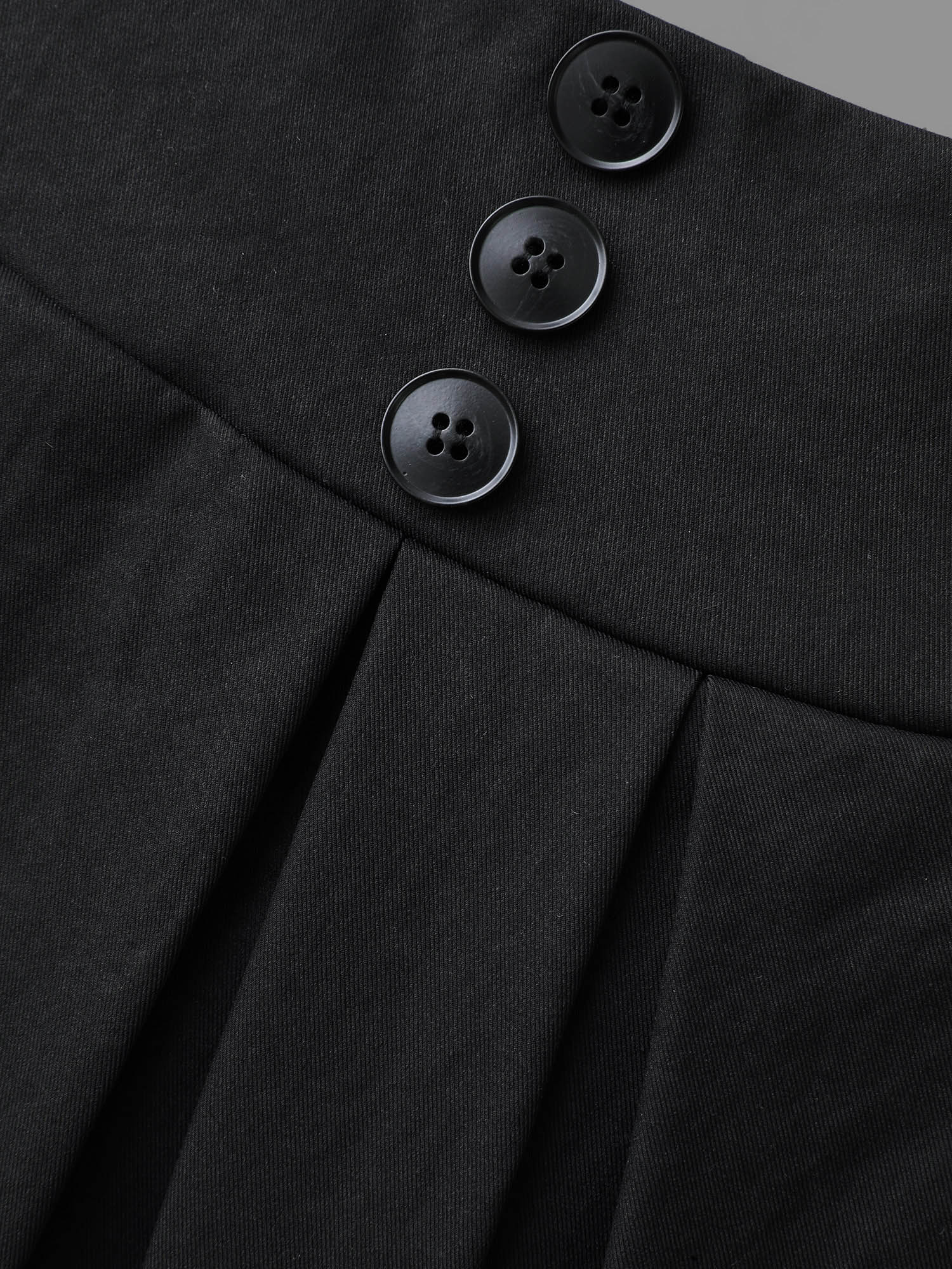 Plus Size Elastic Waist Fastener Pleated Skirt Women Black Elegant Button Low stretch Slanted pocket Everyday Skirts BloomChic 18-20/2X 