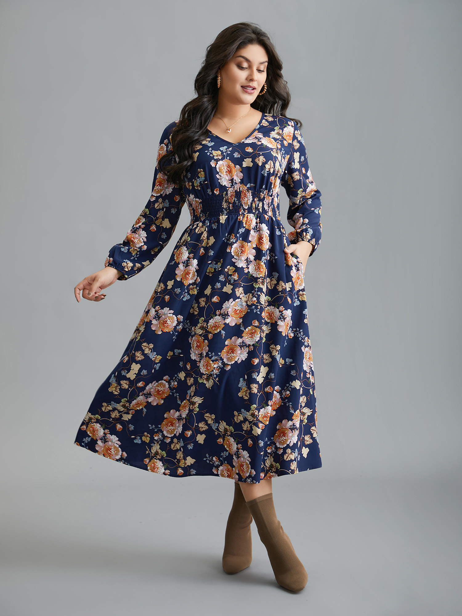 

Plus Size Floral Shirred V-Neck Maxi Dress DarkBlue Women Elegant Shirred V-neck Long Sleeve Curvy BloomChic