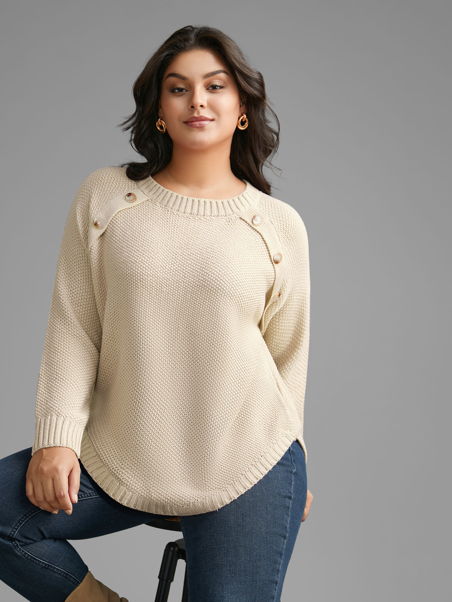 

Plus Size Plain Textured Button Detail Curved Hem Pullover Ivory Women Casual Loose Long Sleeve Round Neck Everyday Pullovers BloomChic