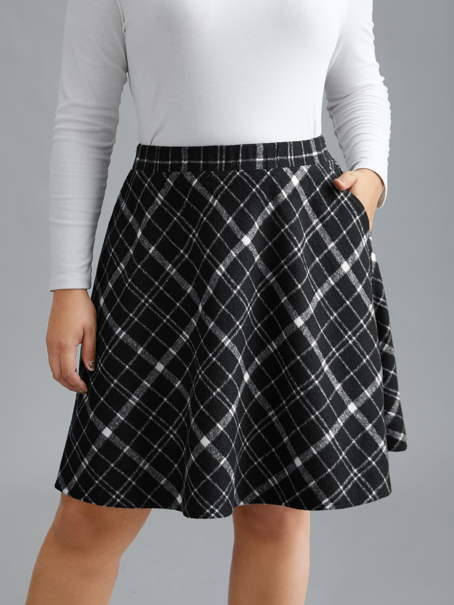 

Plus Size Plaid Pattern Elastic Waist A-line Mini Skirt Women Black Elegant Low stretch Slanted pocket Everyday Skirts BloomChic