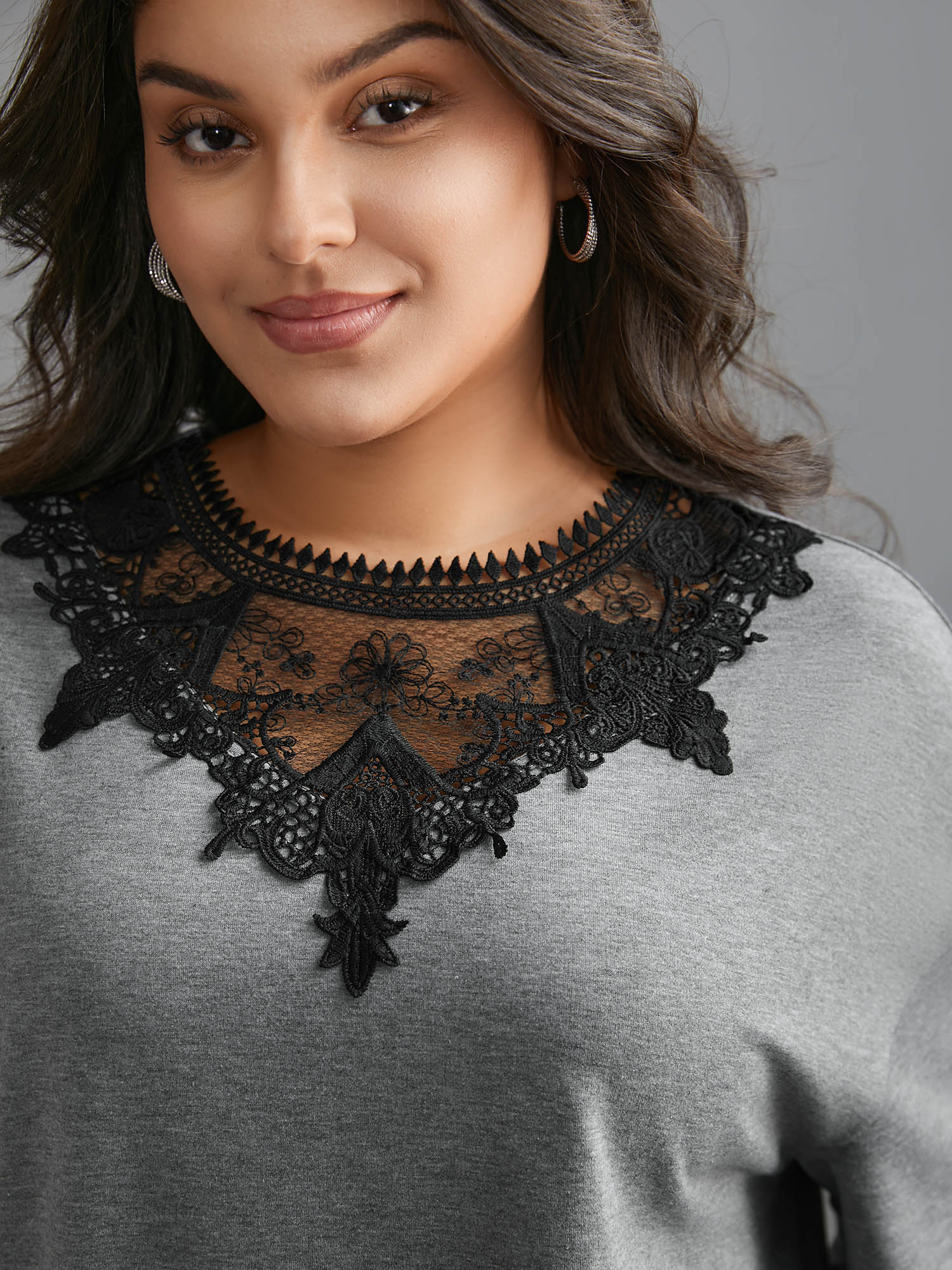 

Plus Size Lace Panel Round Neck Contrast Sweatshirt Women DarkGray Elegant Woven ribbon&lace trim Round Neck Everyday Sweatshirts BloomChic