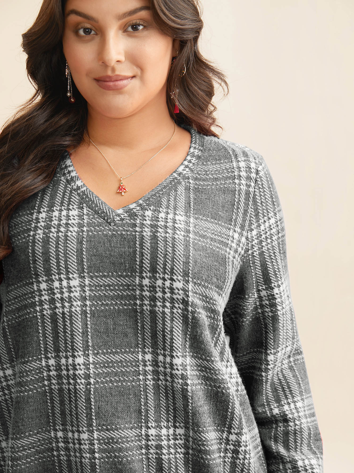 

Plus Size Brushed Plaid V-neck Sweatshirt Women Black Casual Non V-neck Everyday Sweatshirts BloomChic