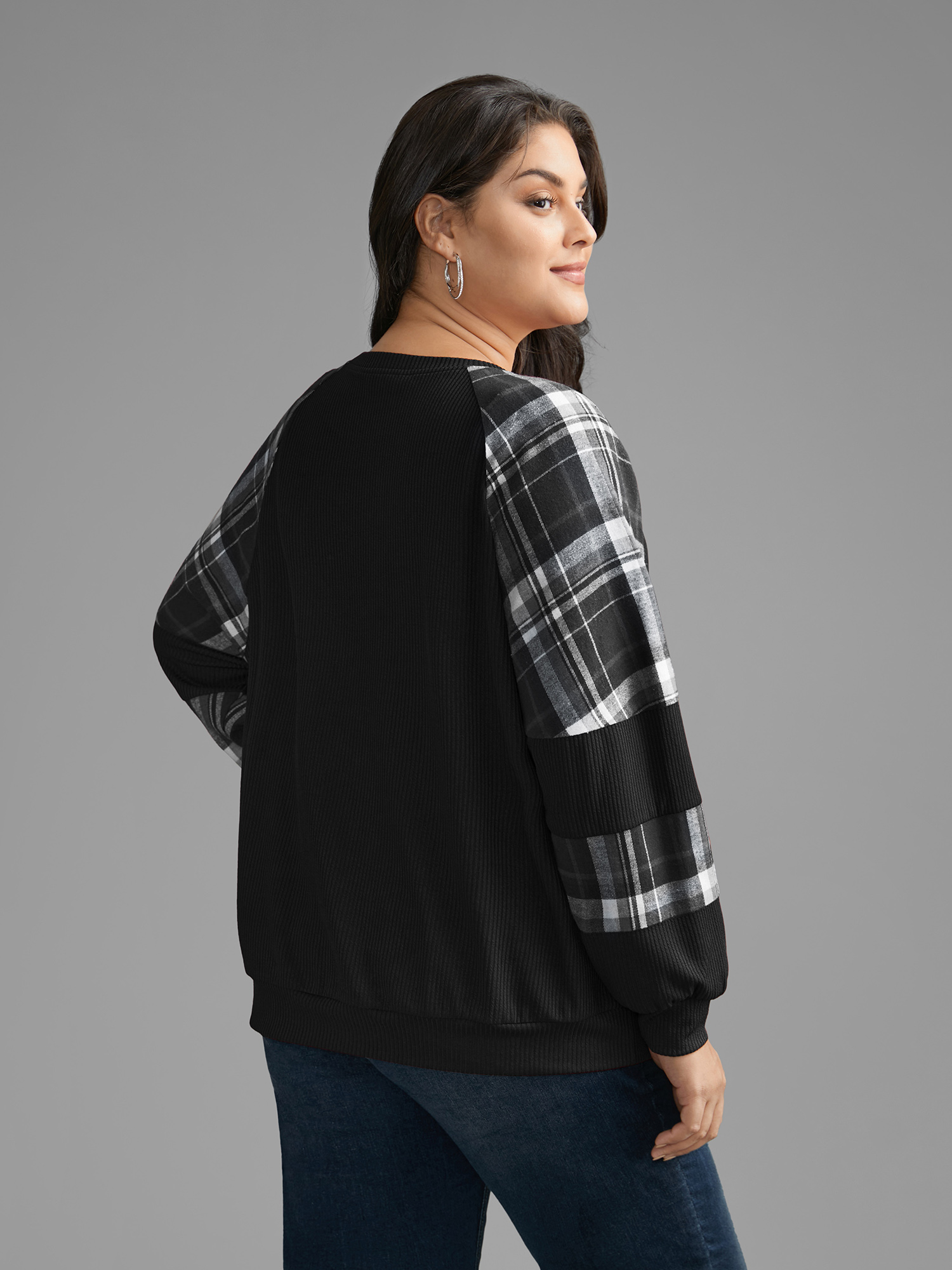 

Plus Size Plaid Patchwork Raglan Sleeve Sweatshirt Women Black Casual Texture Round Neck Everyday Sweatshirts BloomChic