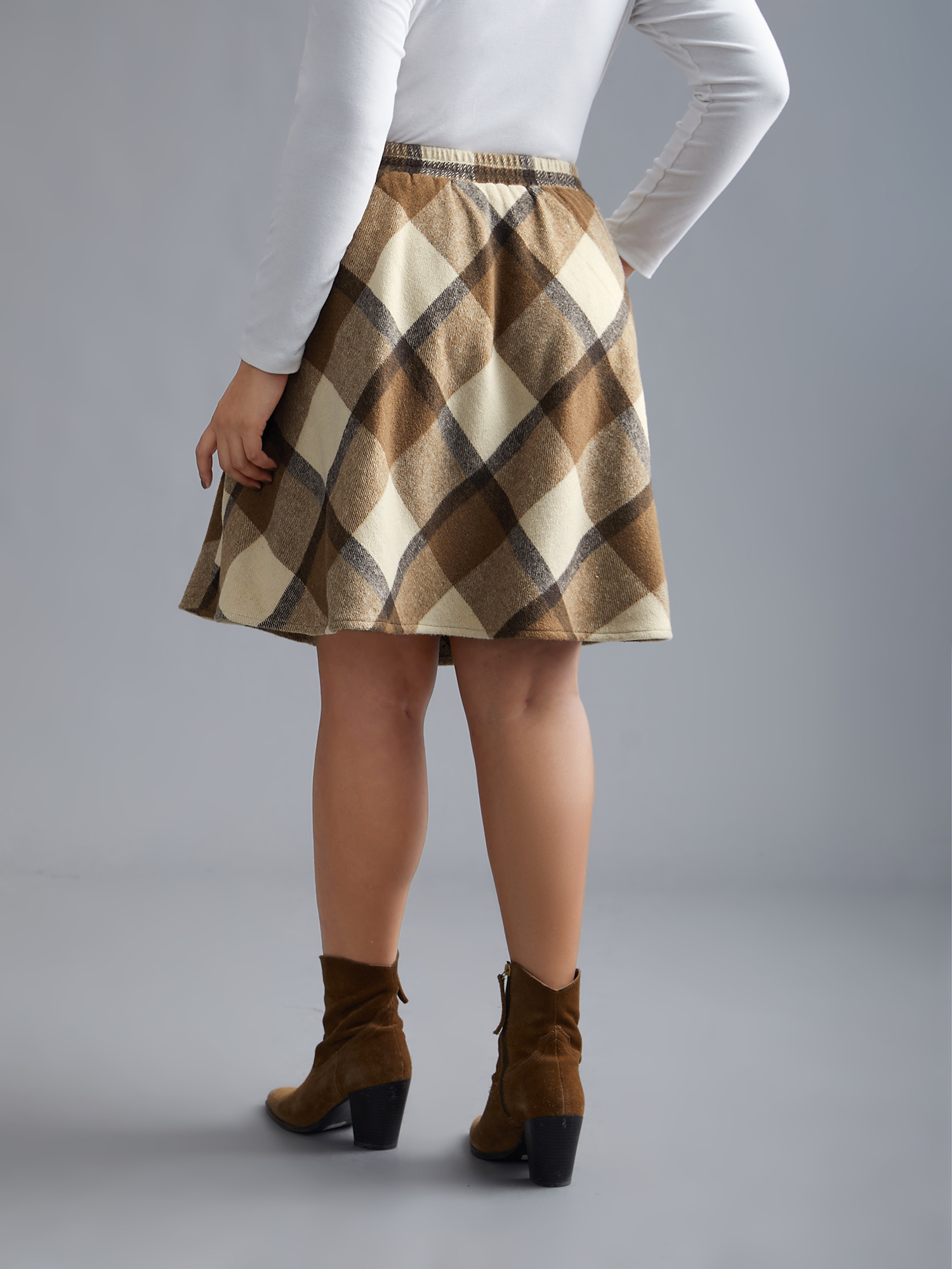 

Plus Size Plaid Pattern Elastic Waist A-line Mini Skirt Women Bronze Elegant Low stretch Slanted pocket Everyday Skirts BloomChic