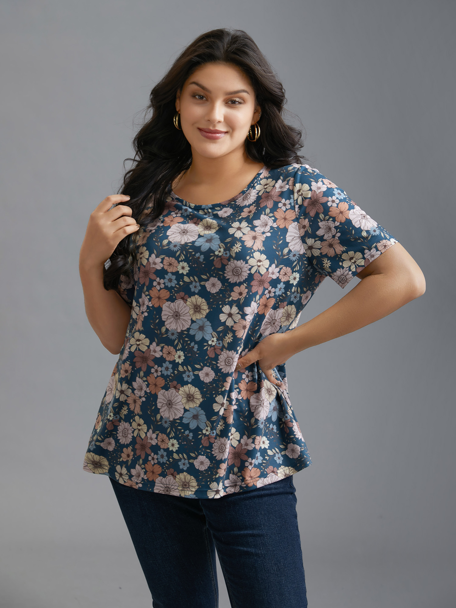 

Plus Size Crew Neck Floral Print Stretchy T-shirt Aegean Women Casual Contrast Natural Flowers Round Neck Everyday T-shirts BloomChic