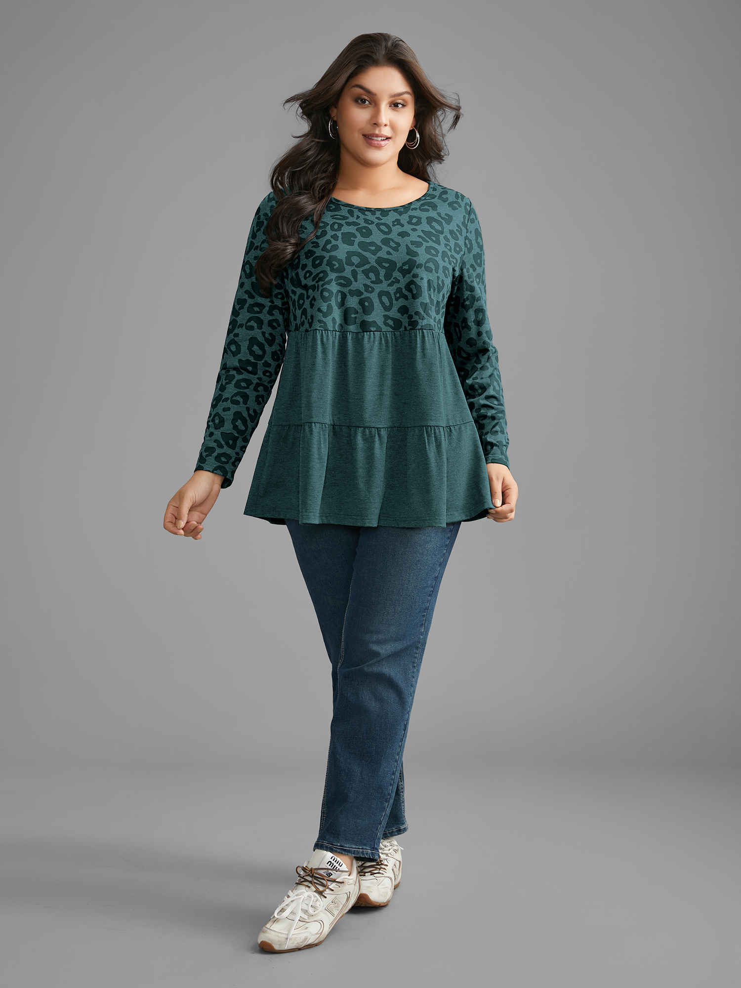 

Plus Size Leopard Print Ruffle Layered Hem Jersey Top Teal Round Neck Extra Long Sleeve Casual Jersey Tops