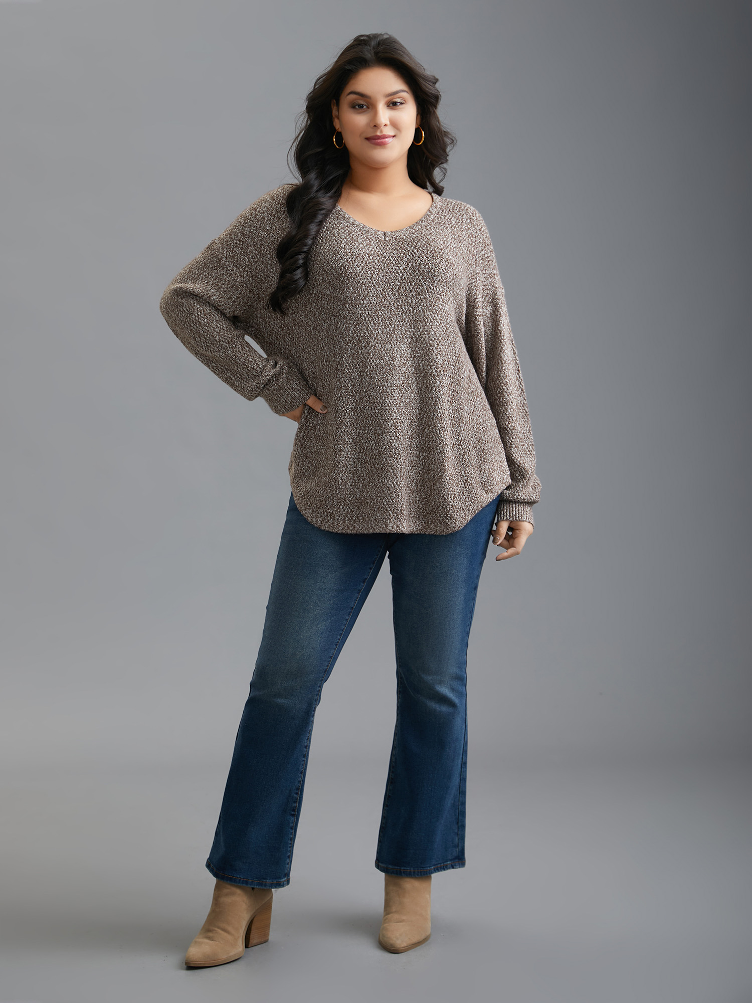 

Plus Size Textured V-Neck Curved Hem Pullover DarkBrown Women Casual Loose Long Sleeve V-neck Everyday Pullovers BloomChic