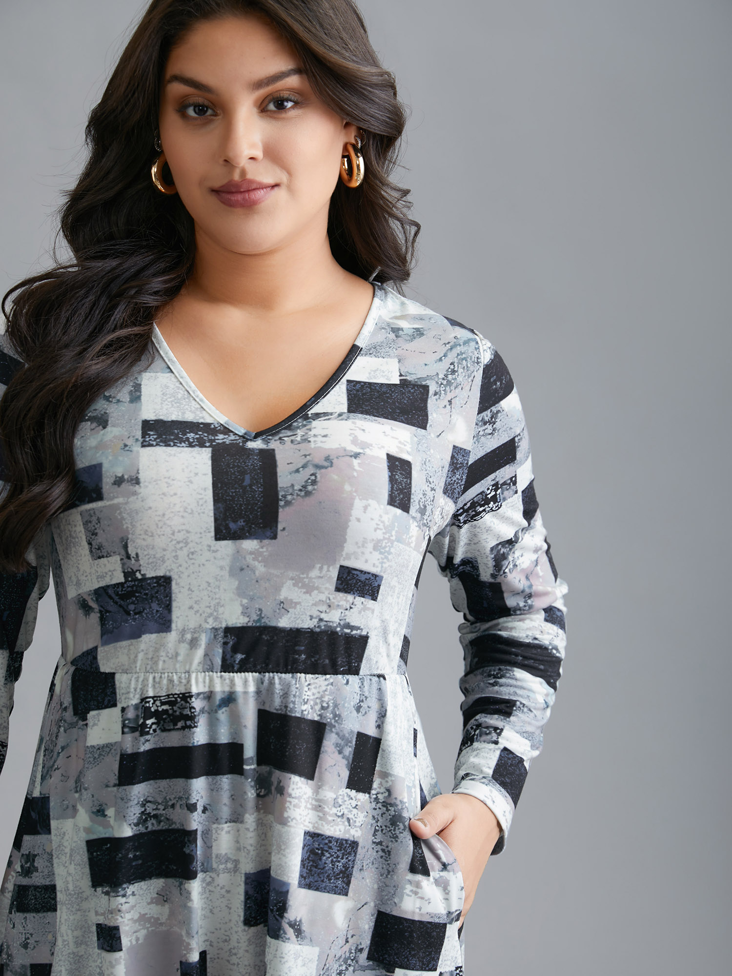 BloomChic Women's Plus Size Colorblock Contrast V Neck Midi Dress Multicolor Everyday Midi Colorblock 22-24/3X