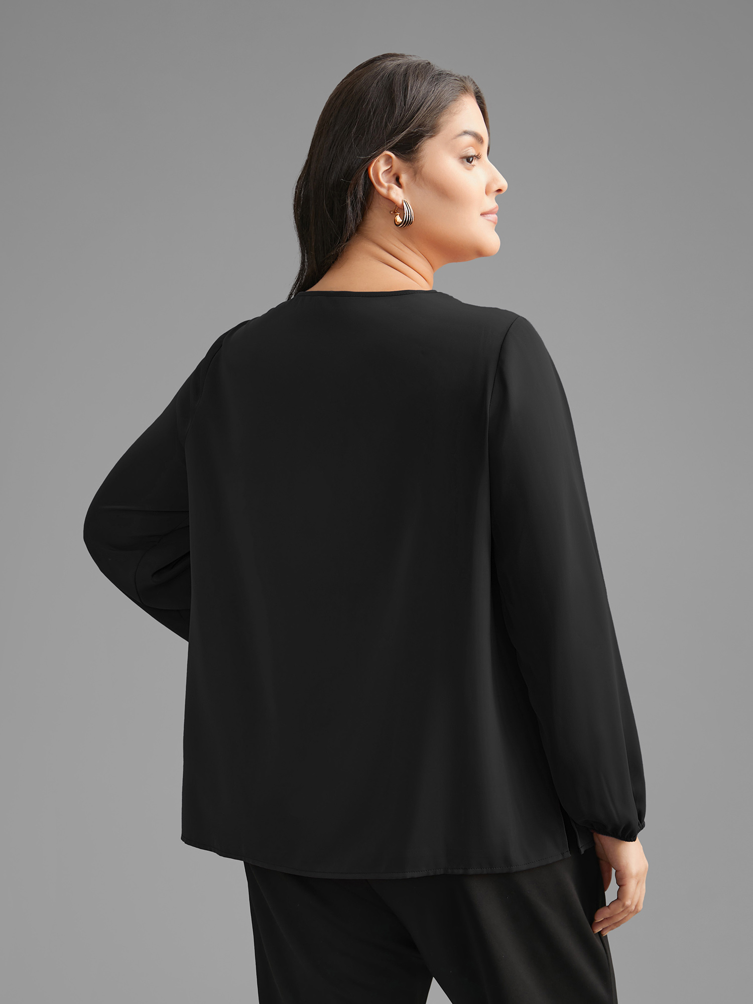 Plus Size Black Solid Crew Neck Lantern Sleeve Blouse Women At the Office Long Sleeve Round Neck Work Blouses BloomChic 26/4X 