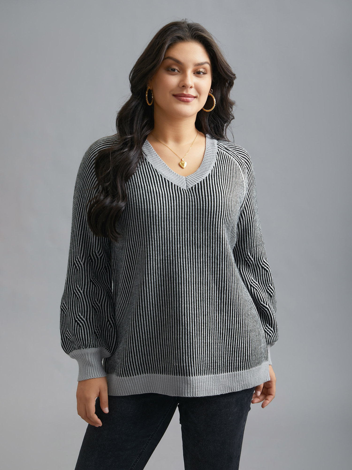 

Plus Size Cable Knit V-Neck Raglan Sleeve Pullover LightGray Women Casual Loose Long Sleeve V-neck Everyday Pullovers BloomChic