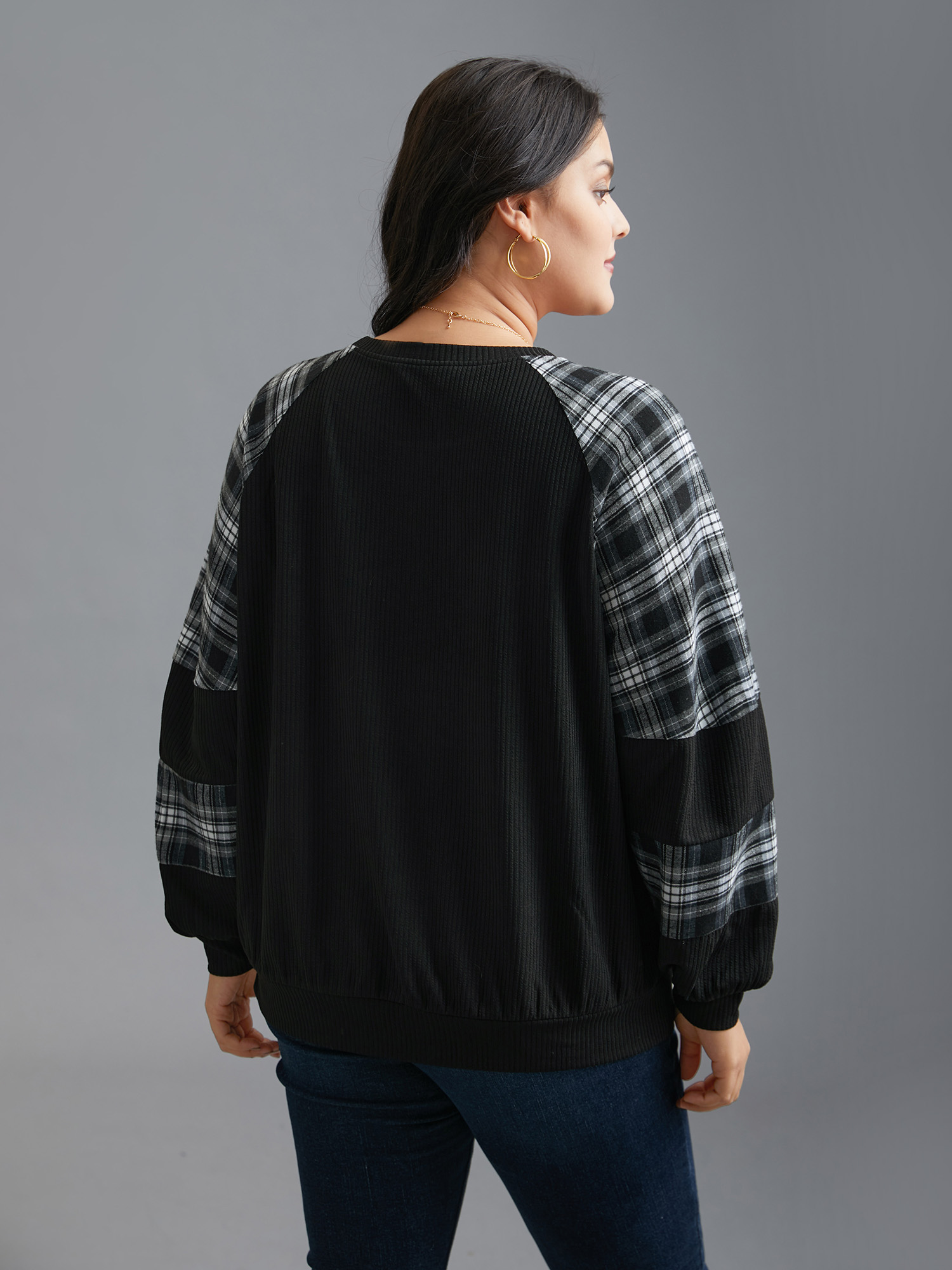 

Plus Size Plaid Patchwork Raglan Sleeve Sweatshirt Women Black Casual Texture Round Neck Everyday Sweatshirts BloomChic