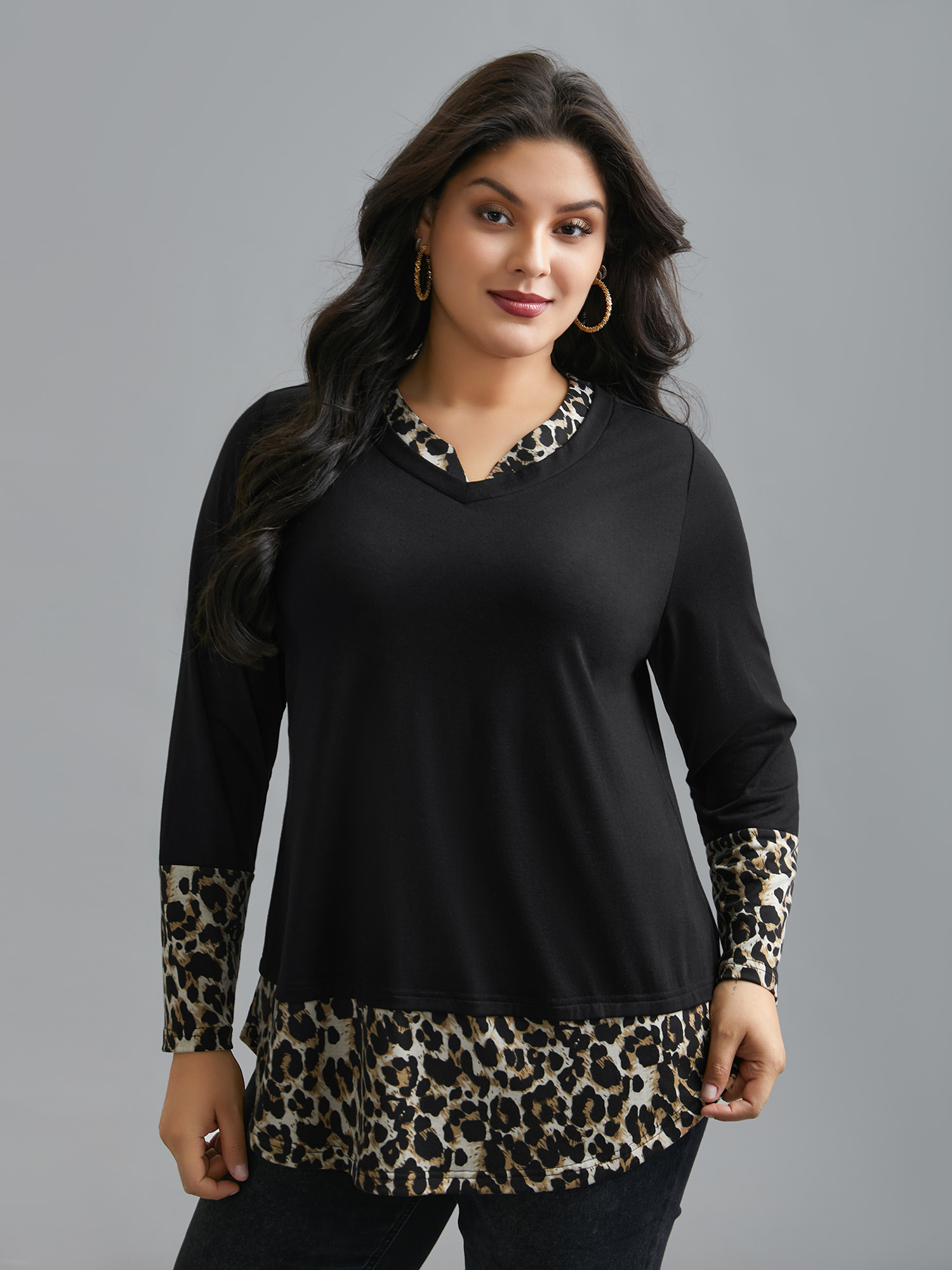 

Plus Size Contrast Patchwork Leopard Stretchy T-shirt Black Women Casual Contrast Notched collar Everyday T-shirts BloomChic