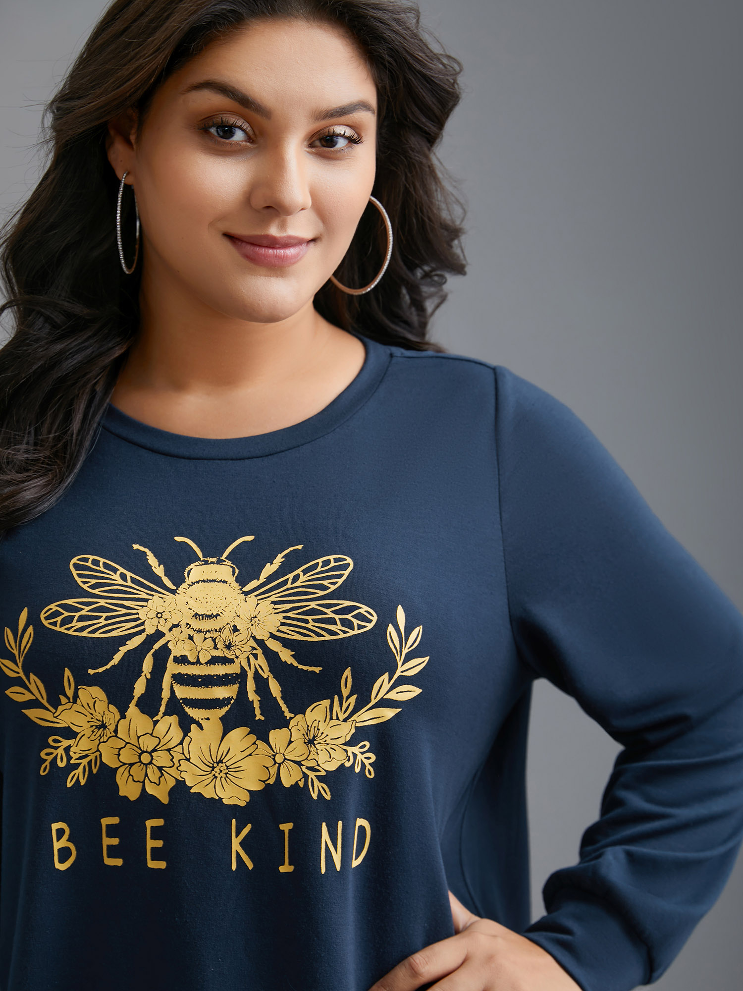 

Plus Size Bee Kind Motif Round Neck Sweatshirt Women Midnight Casual Non Round Neck Everyday Sweatshirts BloomChic