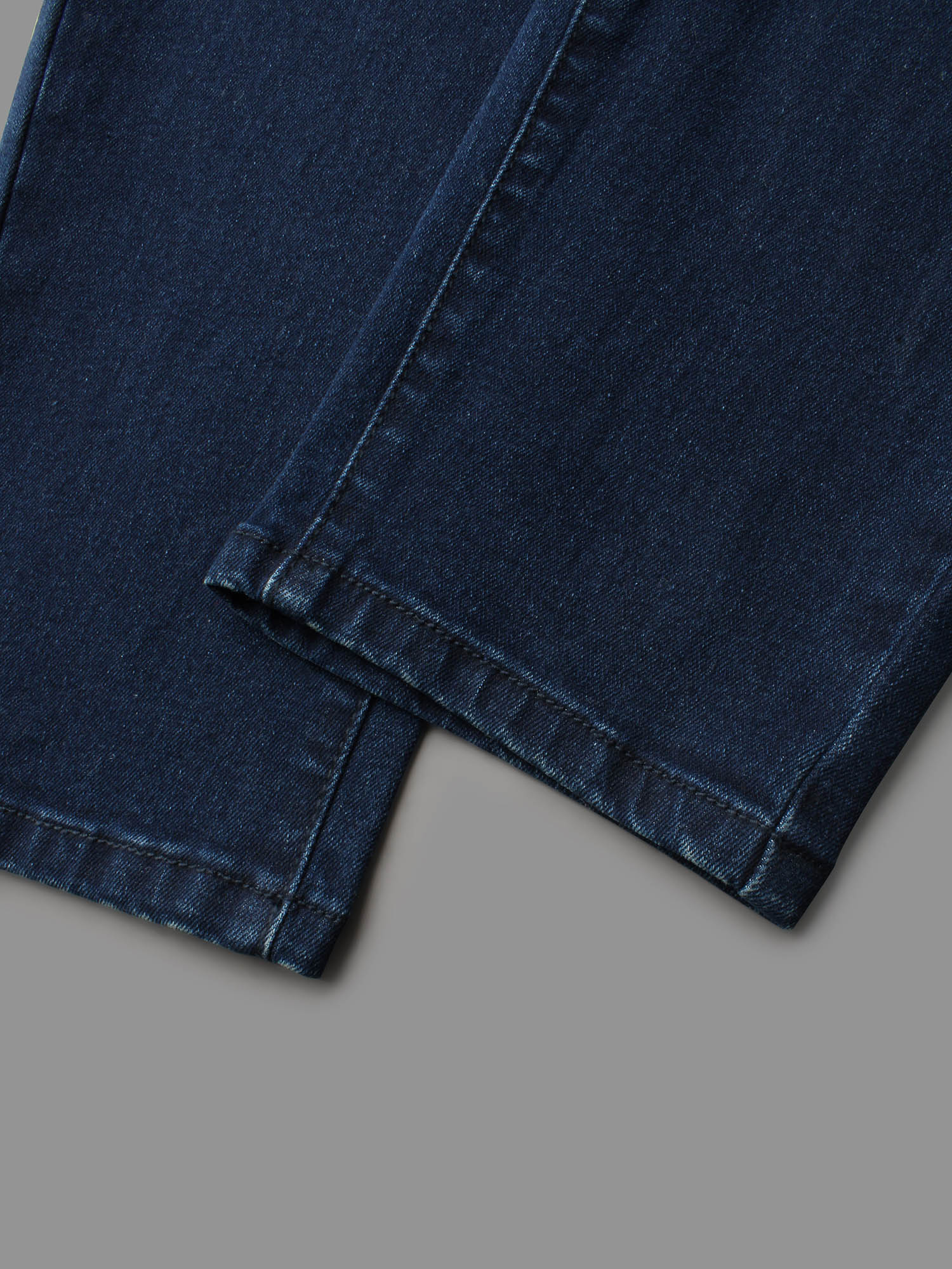 Plus Size Booty-Lifting Skinny Fit Mid-Rise Jeans Women Denimindigo Elegant Button Medium stretch Slanted pocket Jeans BloomChic 30/6X 