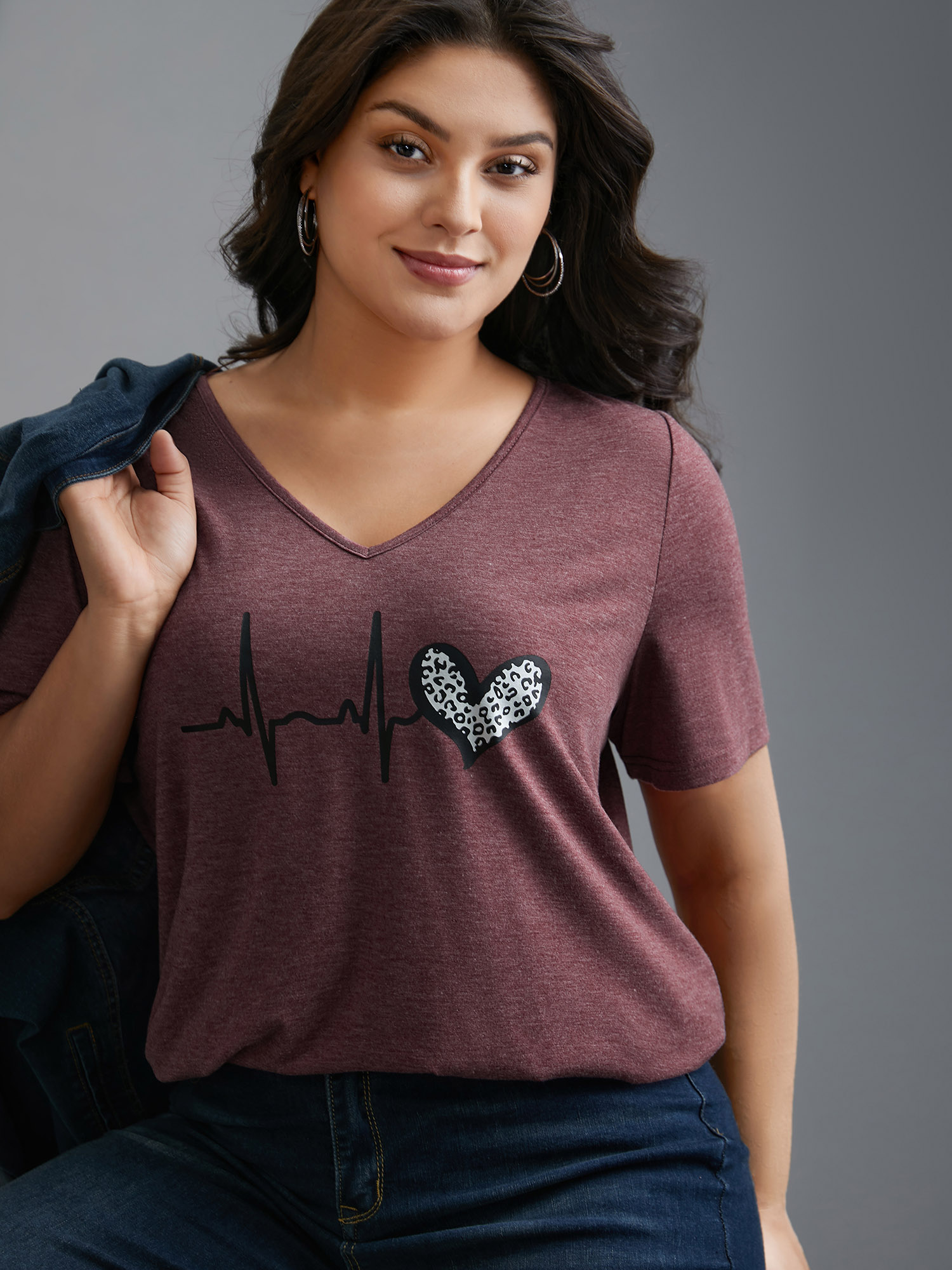 

Plus Size V Neck Heart Print T-Shirt Russet Women Casual Non Art&design Round Neck Everyday T-shirts BloomChic