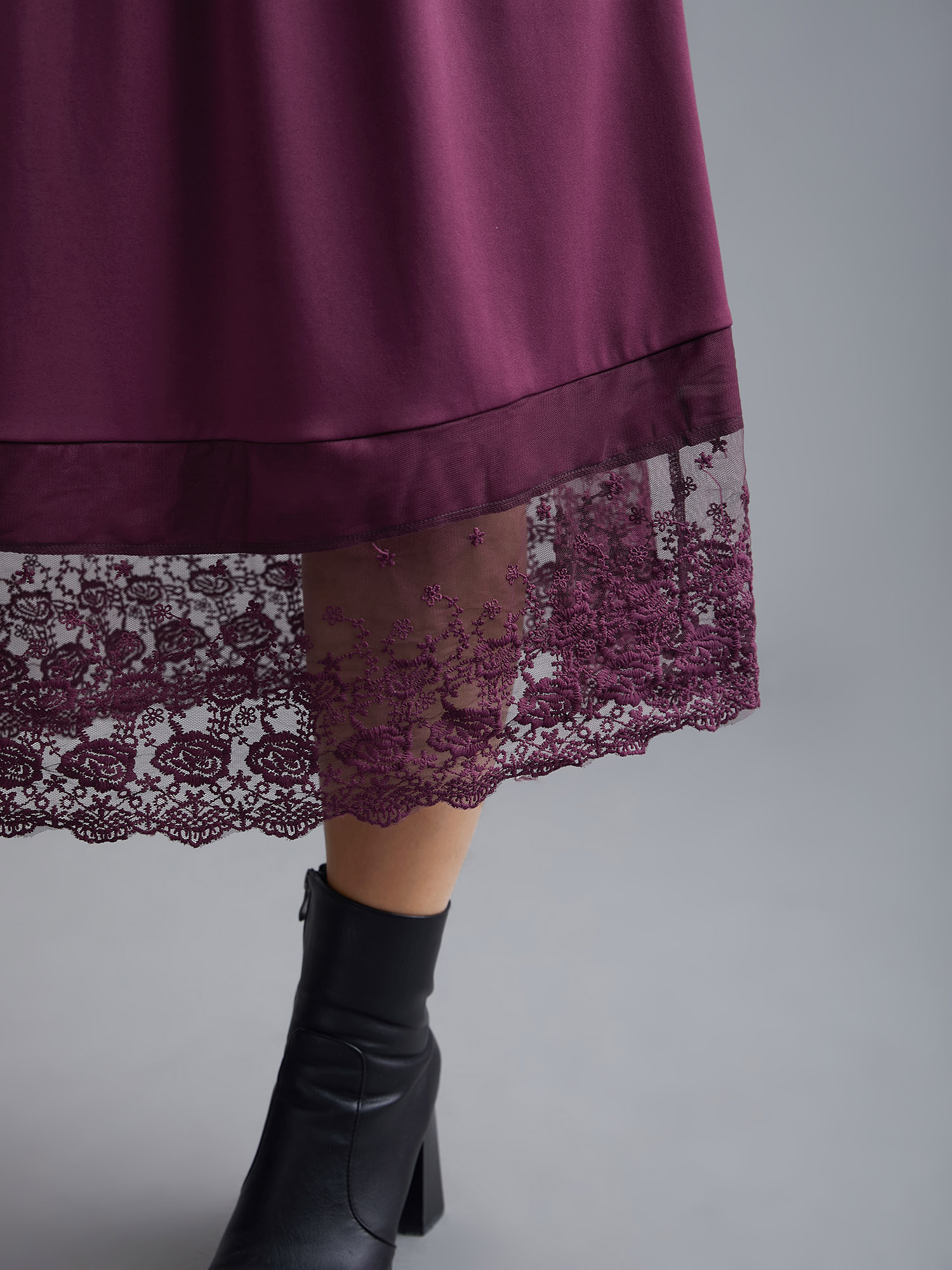 Plus Size Floral Embroidered Mesh Crisscross Dress Deeppurplered Women Elegant Woven ribbon&lace trim Round Neck Long Sleeve Curvy BloomChic 12/L 