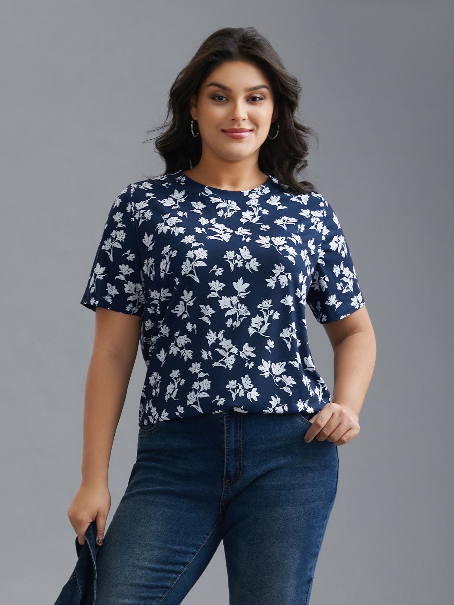 Plus Size Round Neck Floral Print Fitted T-Shirt Indigo Women Casual Non Natural Flowers Round Neck Everyday T-shirts BloomChic 12/L 