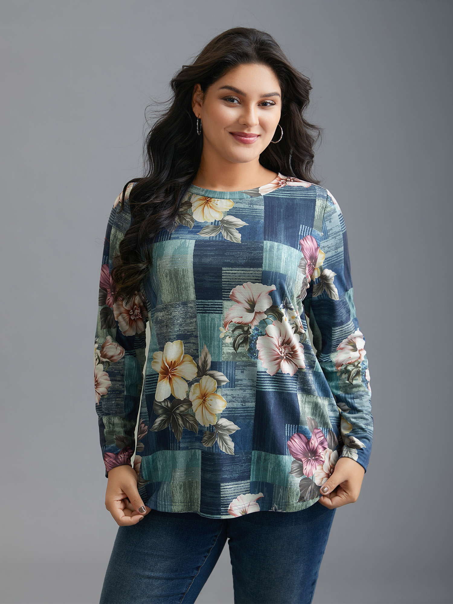 Plus Size Crew Neck Floral Curved Hem T-Shirt Multicolor Women Casual Non Natural Flowers Round Neck Everyday T-shirts BloomChic 14-16/1X 