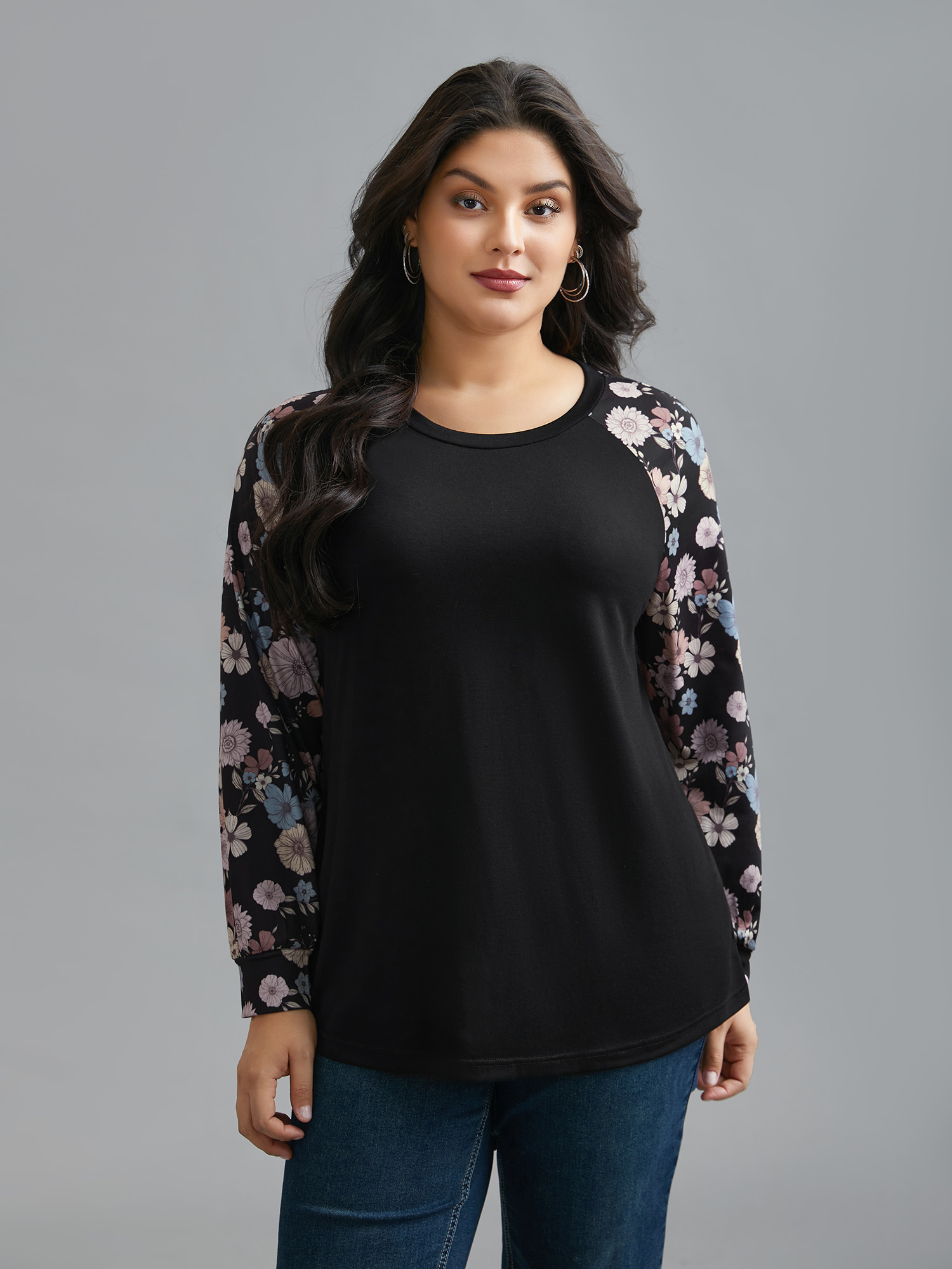 

Plus Size Floral Raglan Sleeve Contrast Fabric T-Shirt Black Women Casual Contrast Natural Flowers Round Neck Everyday T-shirts BloomChic