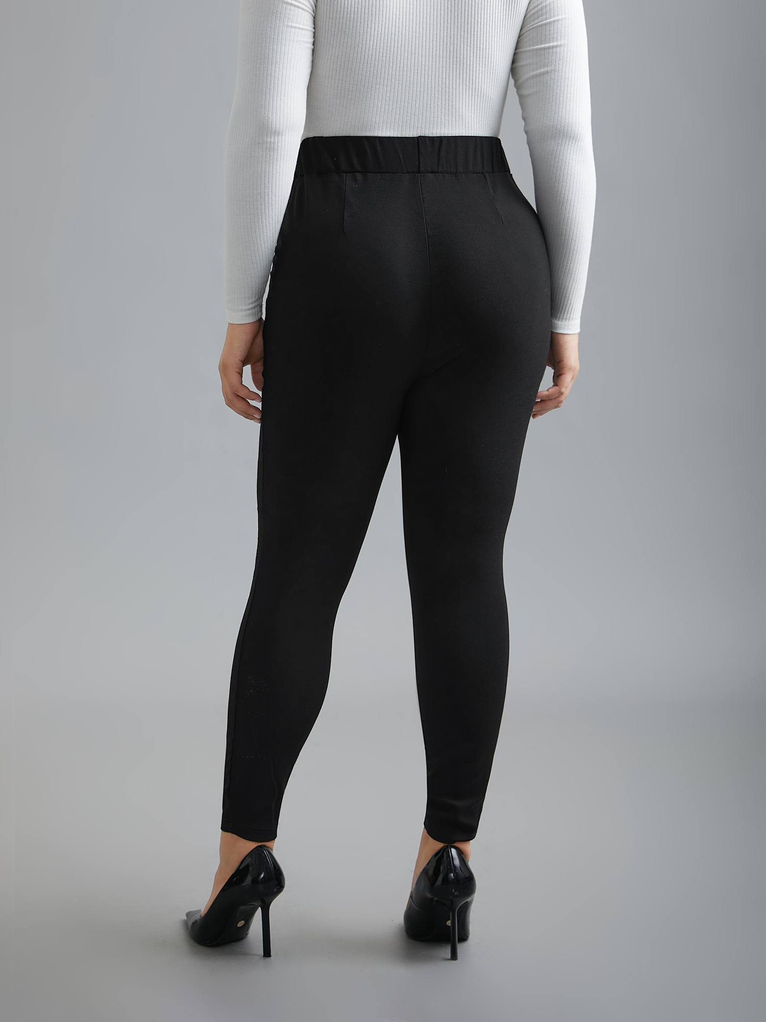 Plus Size Plain Button Detail Skinny Fit Pants Women Black Elegant Skinny Mid Rise Everyday Pants BloomChic 28/5X 