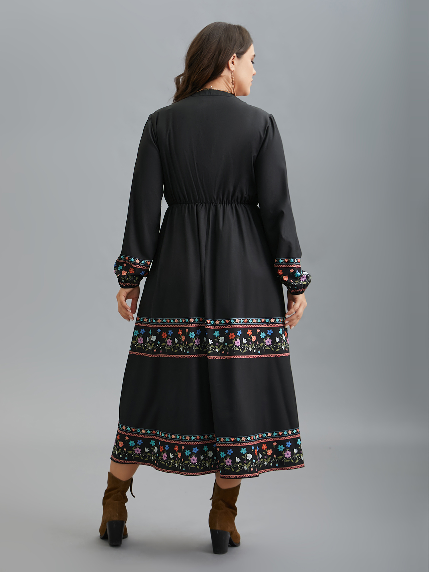 Plus Size Notched Collar Boho Print Midi Dress Black Women Resort Non Notched collar Long Sleeve Curvy BloomChic 28/5X 