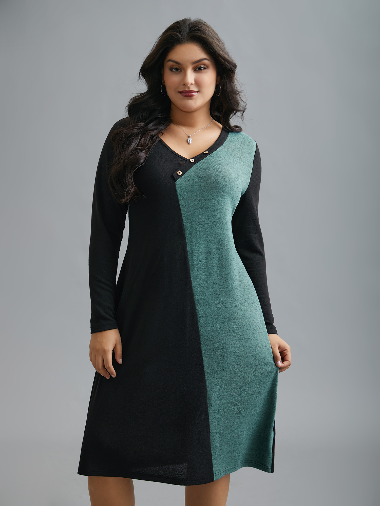 

Plus Size V Neck Contrast Patchwork Button Detail Dress Black Women Casual Contrast Knit Dresses Bloomchic