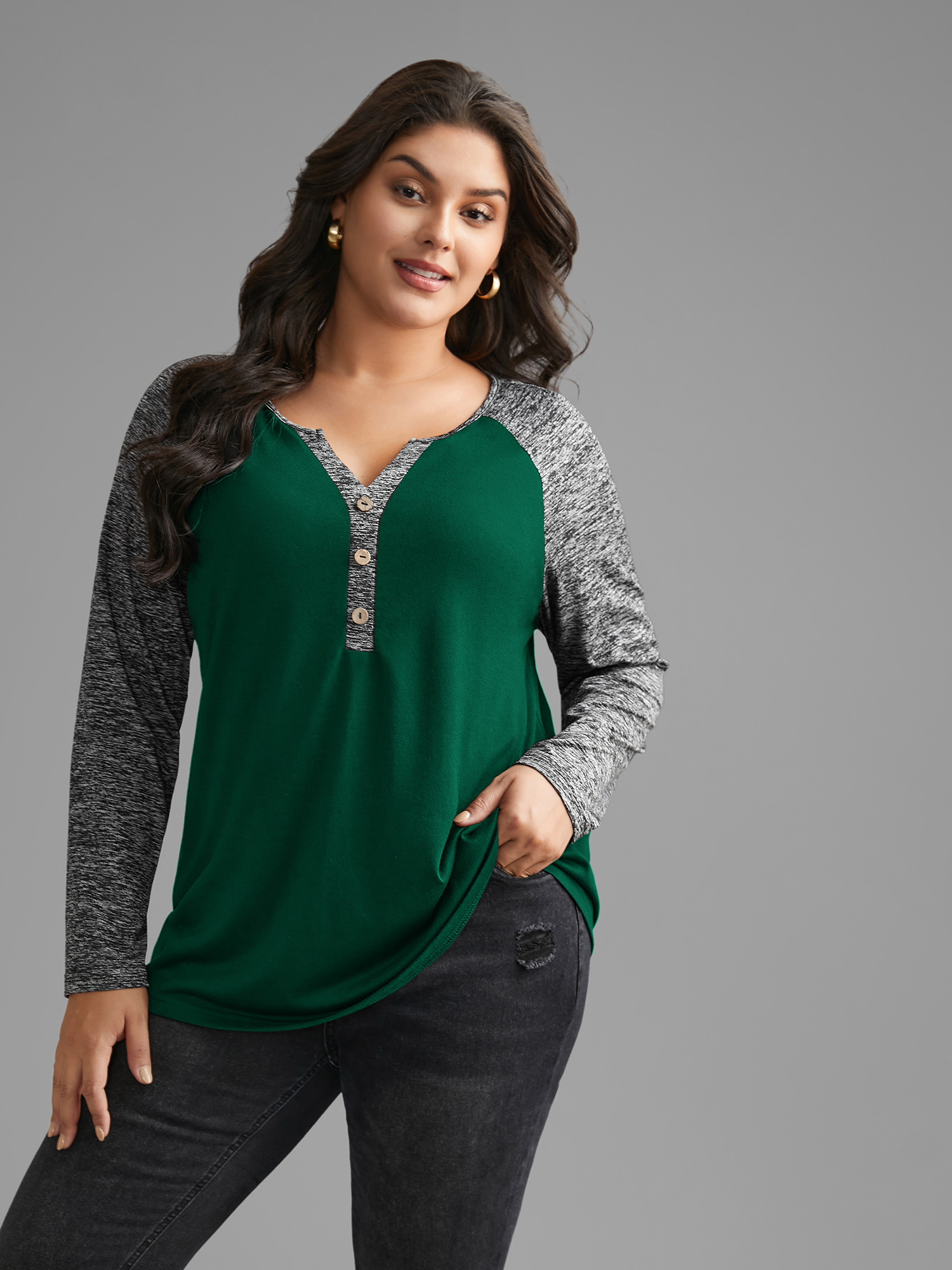 

Plus Size Heather Patchwork Button Detail Stretchy T-Shirt DarkGreen Women Casual Contrast Flat collar with V-notch Everyday T-shirts BloomChic