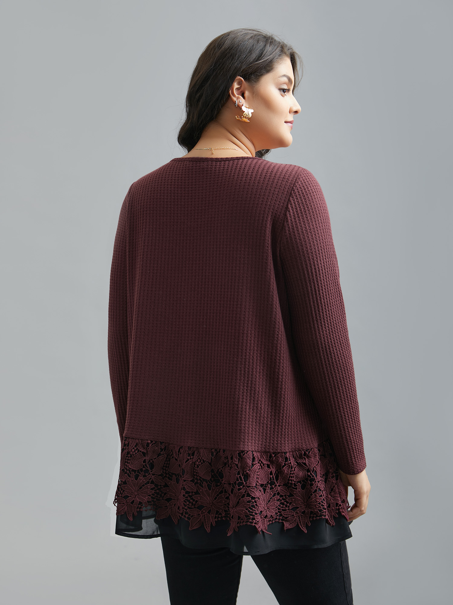 

Plus Size Scalloped Lace Waffle Knit Top Eggplant V-neck Extra Long Sleeve Elegant Jersey Tops 26-28/3X