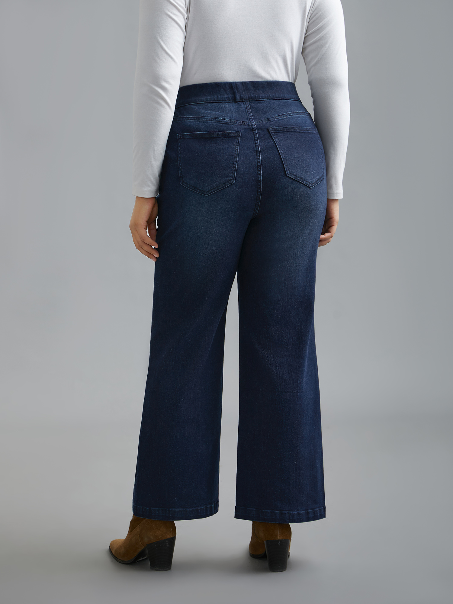 Plus Size Elastic Waist Pocket Bootcut Jeans Women Denimindigo Casual Medium stretch Slanted pocket Jeans BloomChic 26/4X 