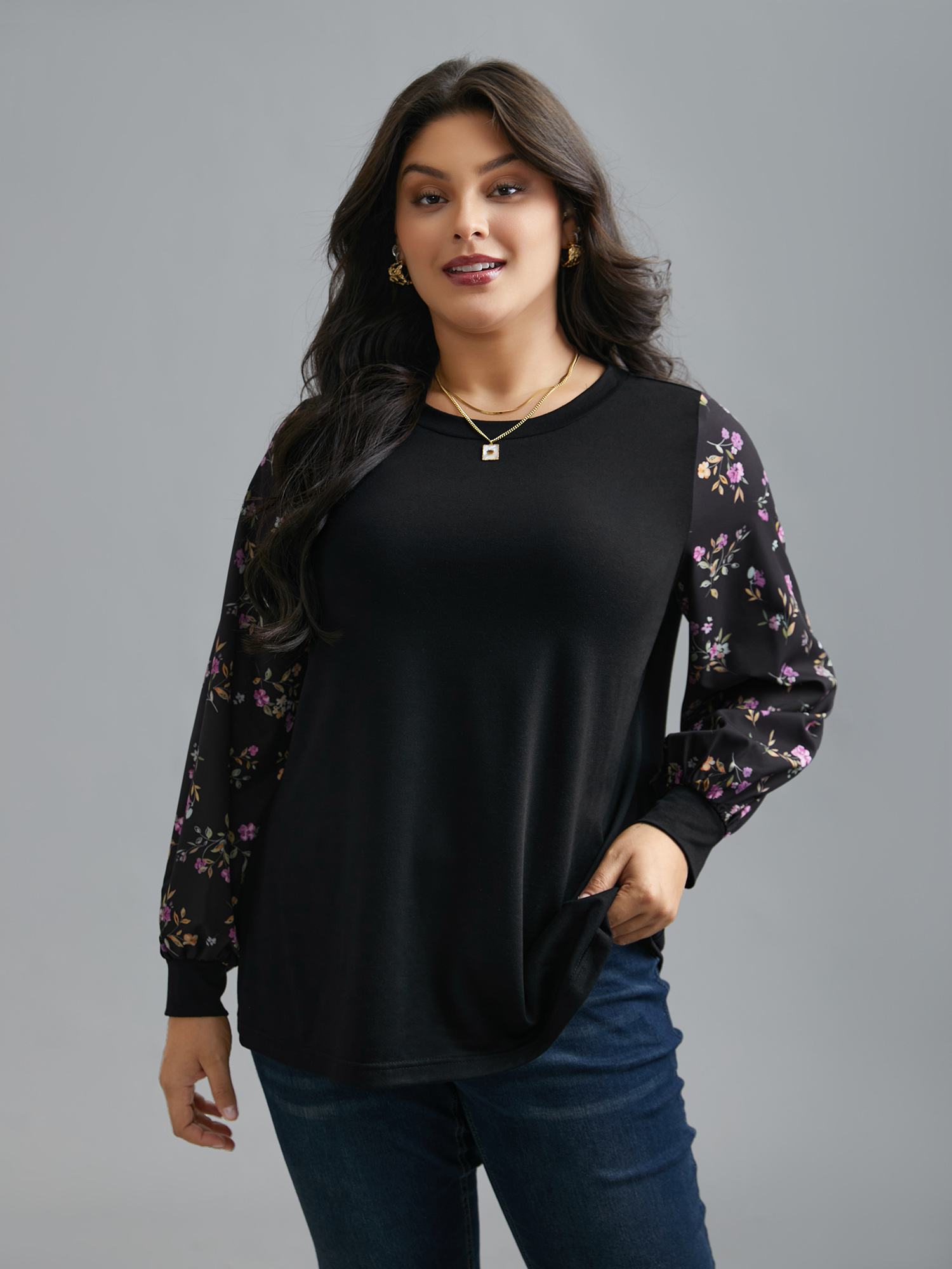 

Plus Size Floral Spliced Sleeve Stretchy T-Shirt Black Women Elegant Contrast Natural Flowers Round Neck Everyday T-shirts BloomChic