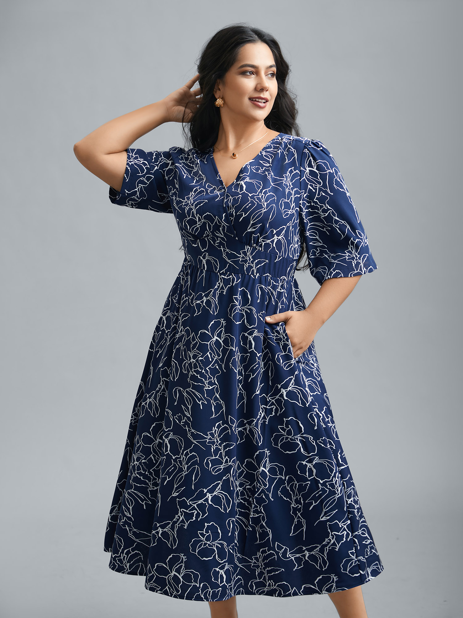 

Plus Size Surplice Neck Abstract Print Fit Midi Dress Navy Women At the Office Gathered Overlap Collar Elbow-length sleeve Curvy BloomChic 14/M