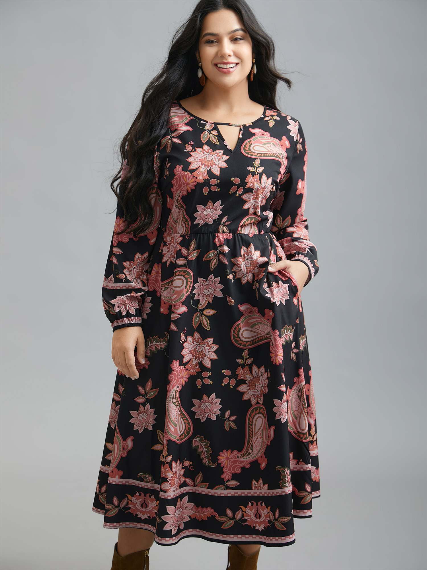 Plus Size Floral Boho Print Neck Cut-Out Dress Black Women Resort Cut-Out Notched collar Long Sleeve Curvy BloomChic 30/6X 