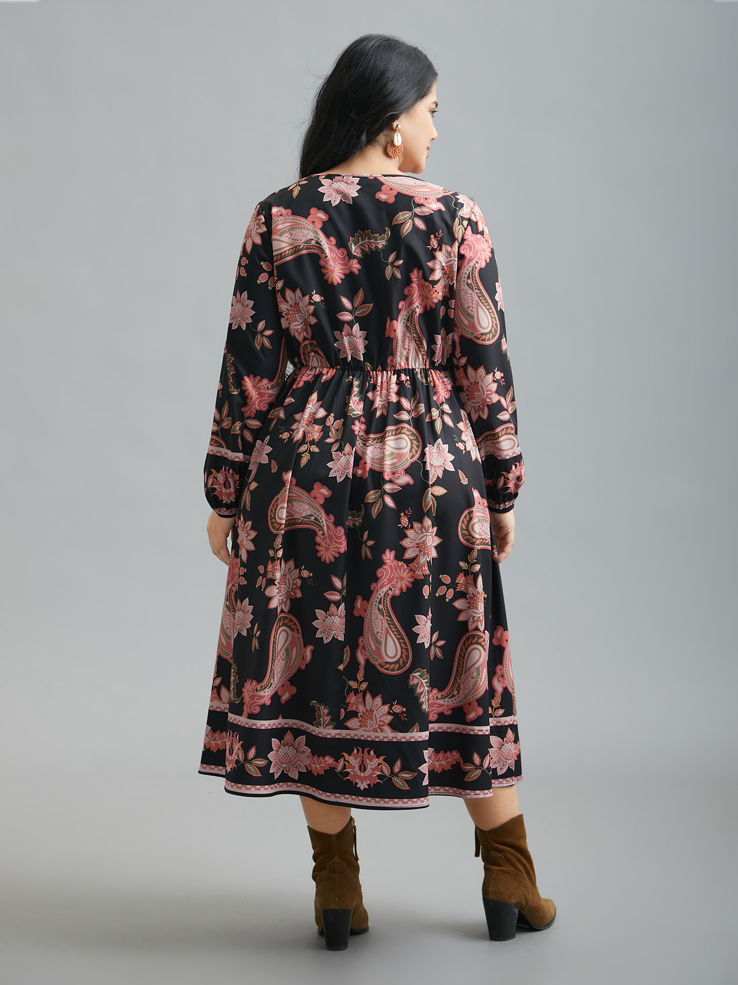 Plus Size Floral Boho Print Neck Cut-Out Dress Black Women Resort Cut-Out Notched collar Long Sleeve Curvy BloomChic 30/6X 