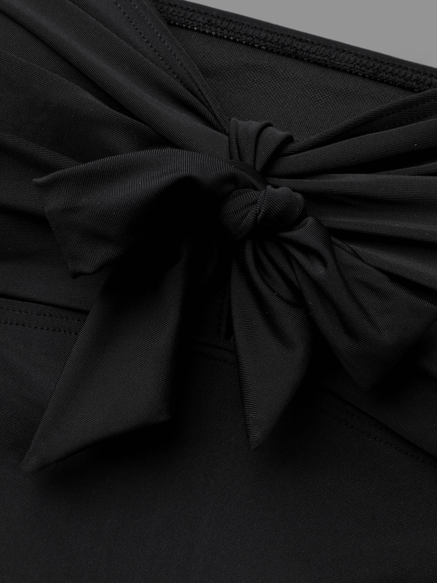 Plus Size Bow-Tie Adjustable Front Ruched Swim Top Women`s Swimwear Black Beach Gathered High stretch Skinny Heart neckline Curve Swim Tops BloomChic 26/4X 