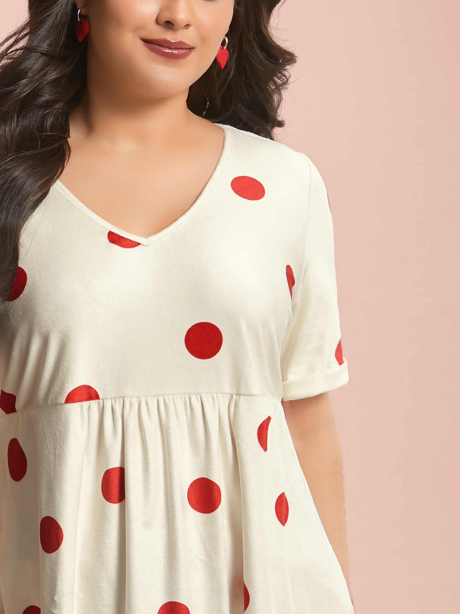 

Plus Size Mink Velvet Polka Dots Contrast T-Shirt Beige Women Casual Gathered V-neck Bodycon Everyday T-shirts BloomChic 30/4X