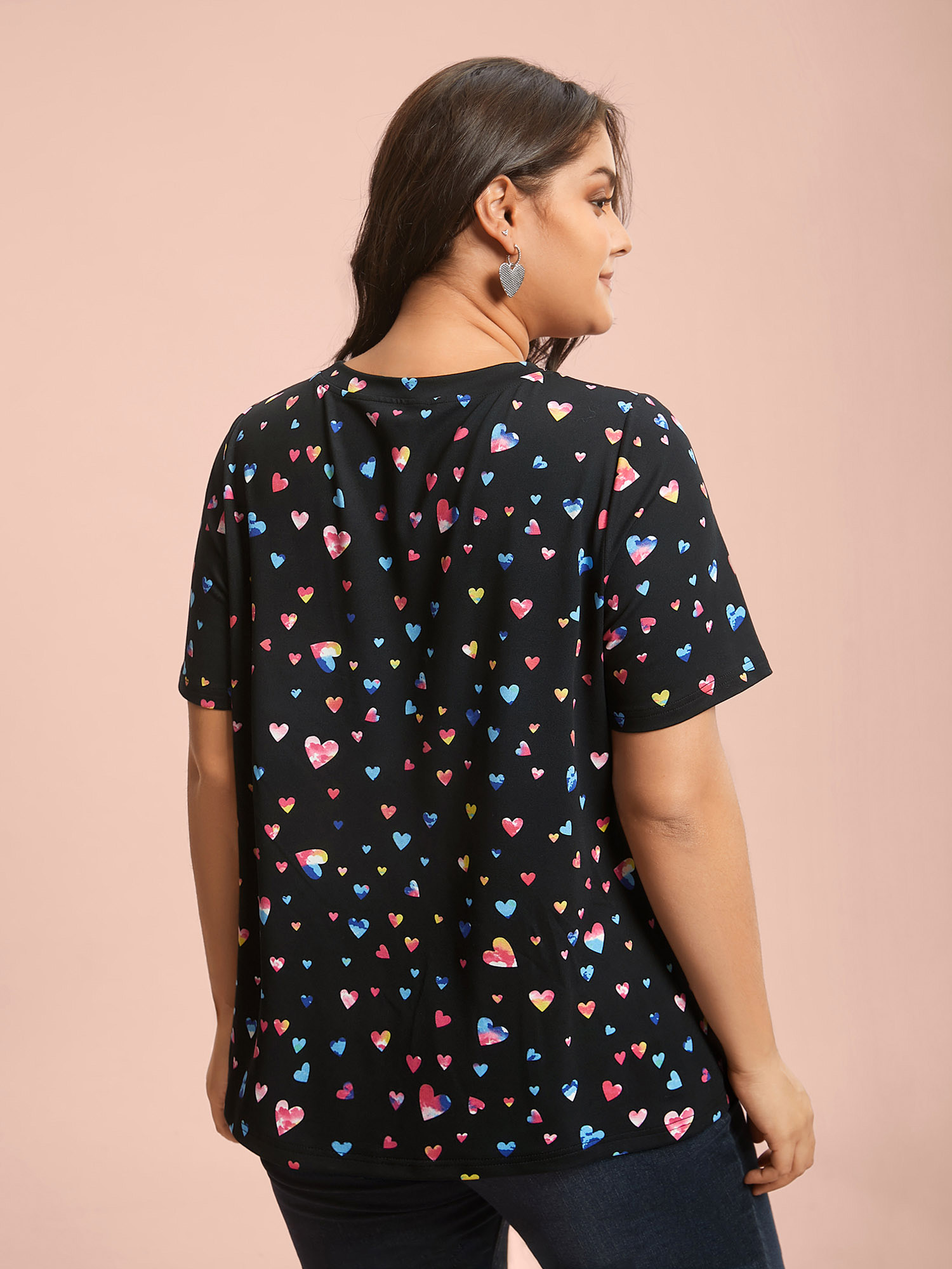 Plus Size Multi-Color Hearts Printed Stretchy T-Shirt Black Women Elegant Contrast Round Neck Everyday T-shirts BloomChic 12/L 