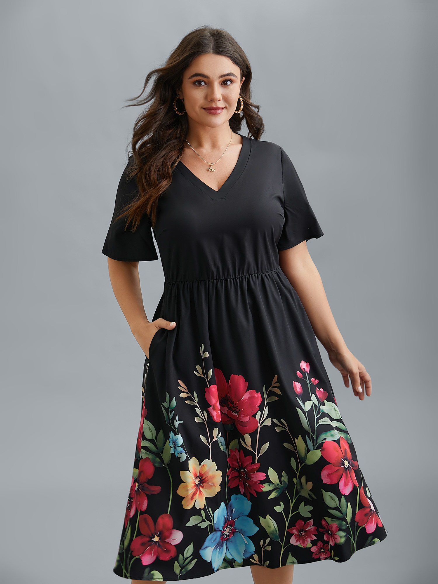 

Plus Size Floral Print V-Neck Half-Sleeve Midi Dress Black Women Elegant Non V-neck Short sleeve Curvy BloomChic 14/M