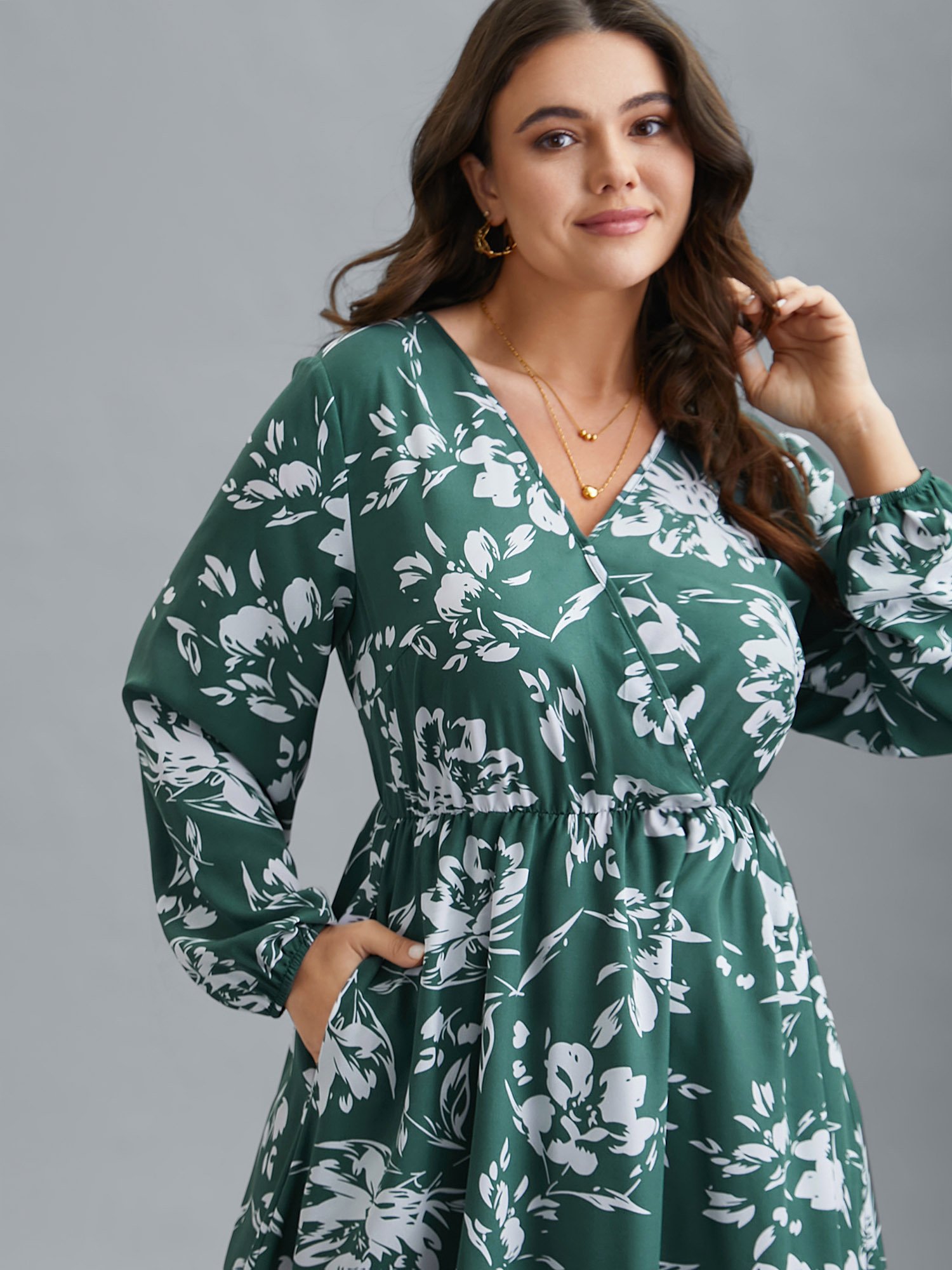 

Plus Size Silhouette Floral Print Waist Cinched Midi Dress Emerald Women Elegant Non Overlap Collar Long Sleeve Curvy BloomChic 14/M