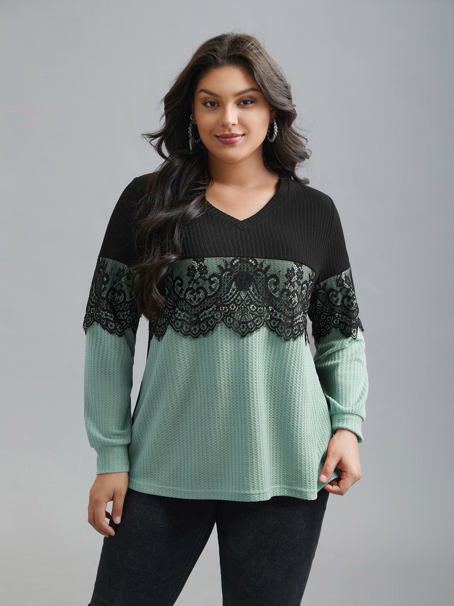 

Plus Size Crochet Lace Mesh Contrast Patchwork Top Mint V-neck Extra Long Sleeve Casual Jersey Tops