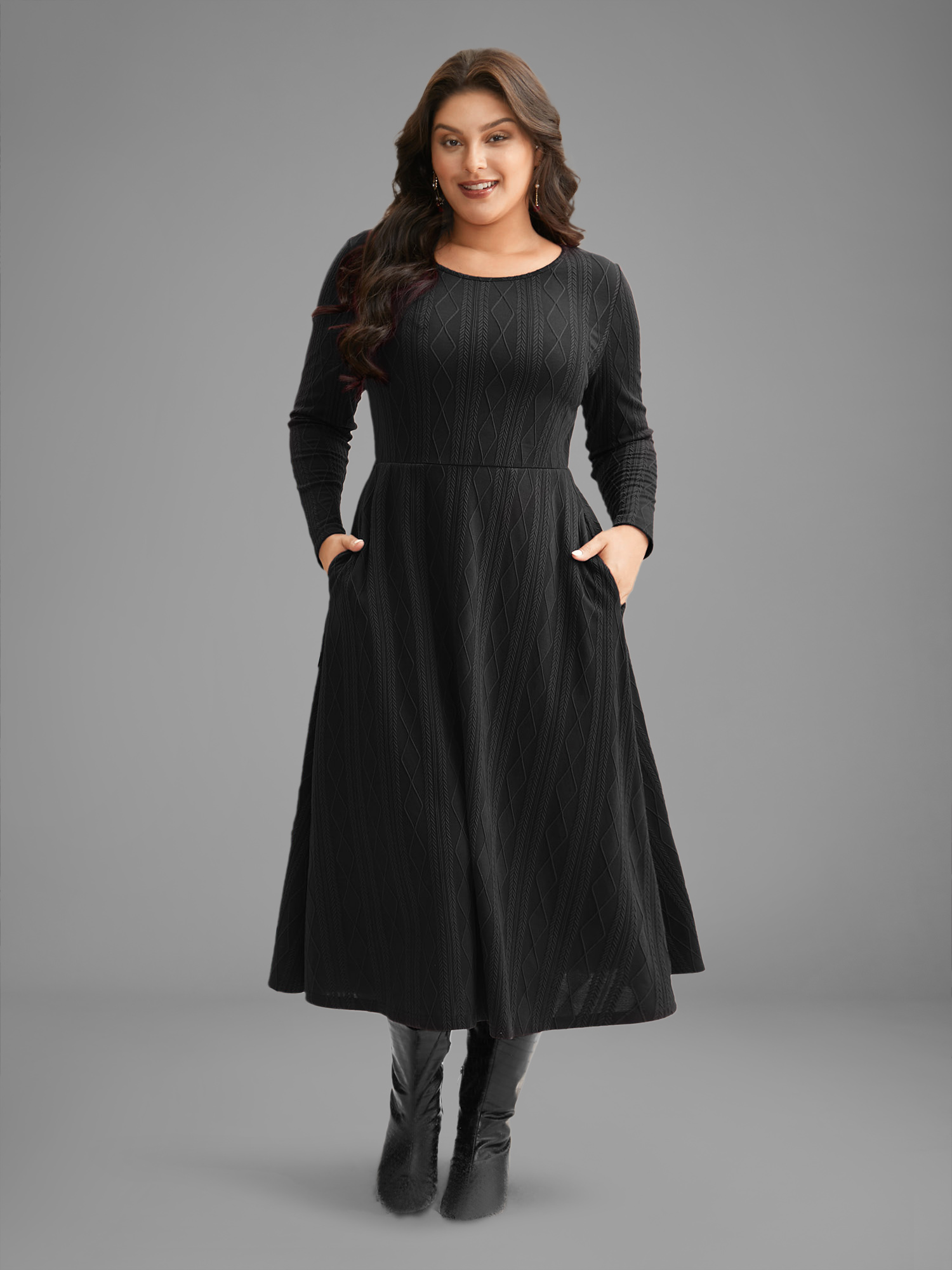 Plus Size Textured Knit Fit-And-Flare Midi Dress Black Women Casual Texture Round Neck Long Sleeve Curvy BloomChic 22-24/3X 