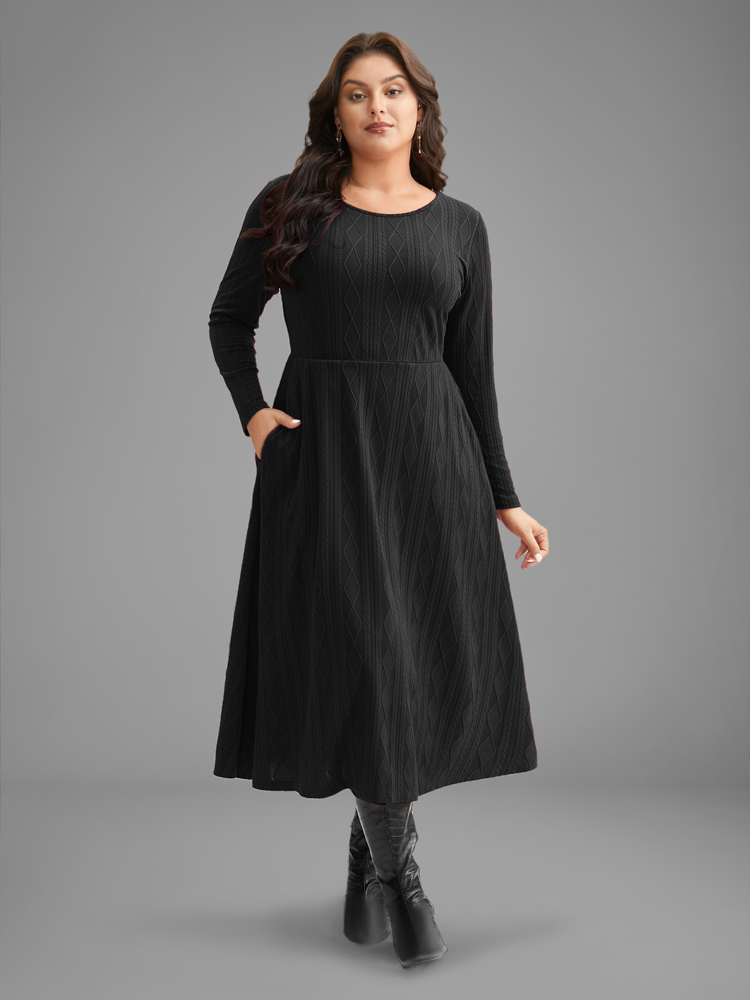 Plus Size Textured Knit Fit-And-Flare Midi Dress Black Women Casual Texture Round Neck Long Sleeve Curvy BloomChic 22-24/3X 