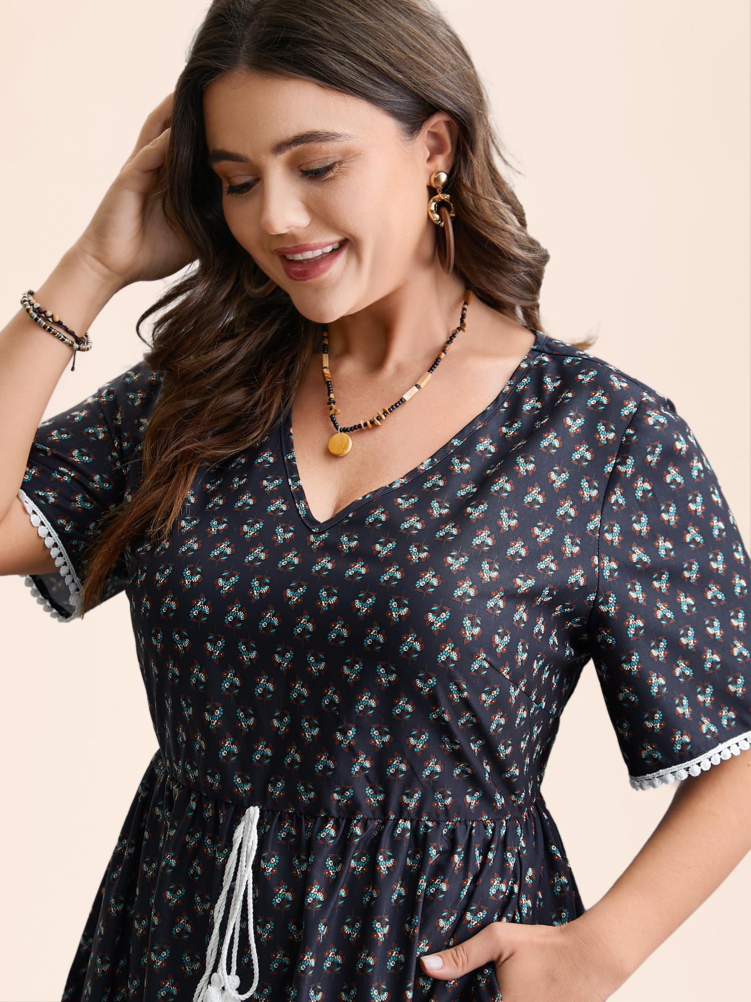 Plus Size Boho Print Tassel-Tie Pockets Midi Dress DarkBlue Women Resort Woven ribbon&lace trim V-neck Short sleeve Curvy BloomChic 28/5X 