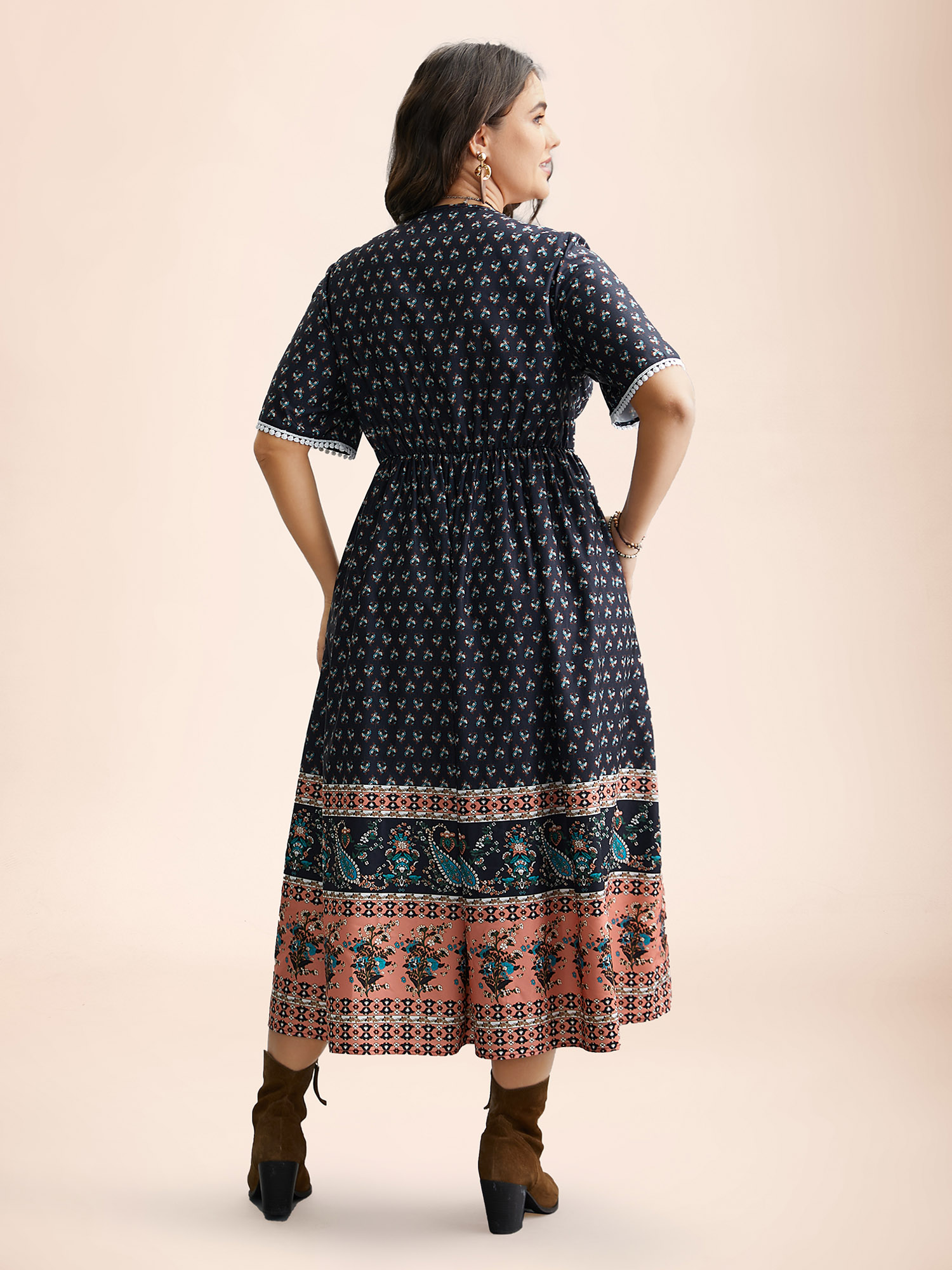 Plus Size Boho Print Tassel-Tie Pockets Midi Dress DarkBlue Women Resort Woven ribbon&lace trim V-neck Short sleeve Curvy BloomChic 28/5X 