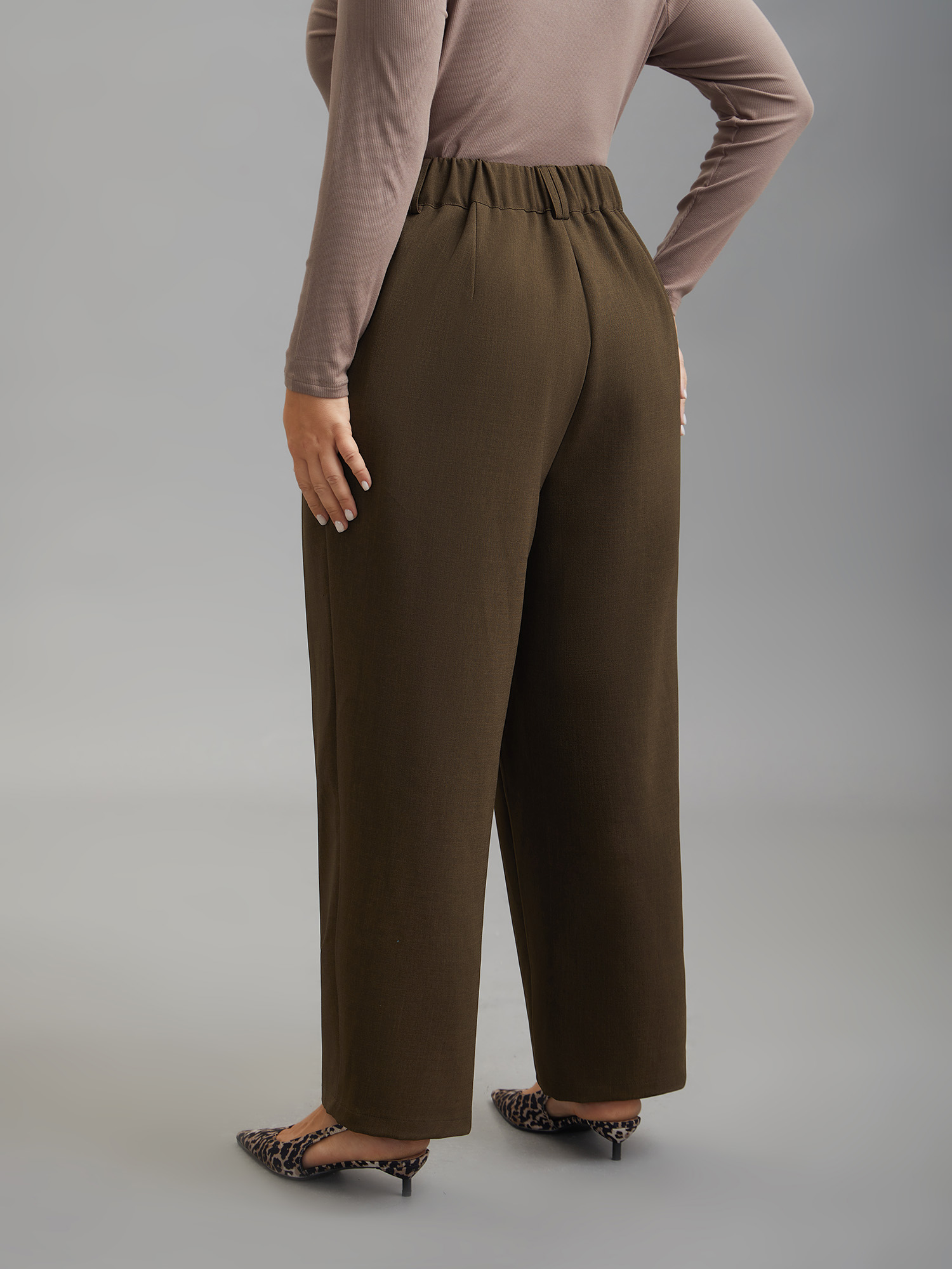 Plus Size Stretchy-Waist Decorative Pockets Straight-Leg Pants Women DarkBrown At the Office Straight Leg Mid Rise Work Pants BloomChic 10/M 