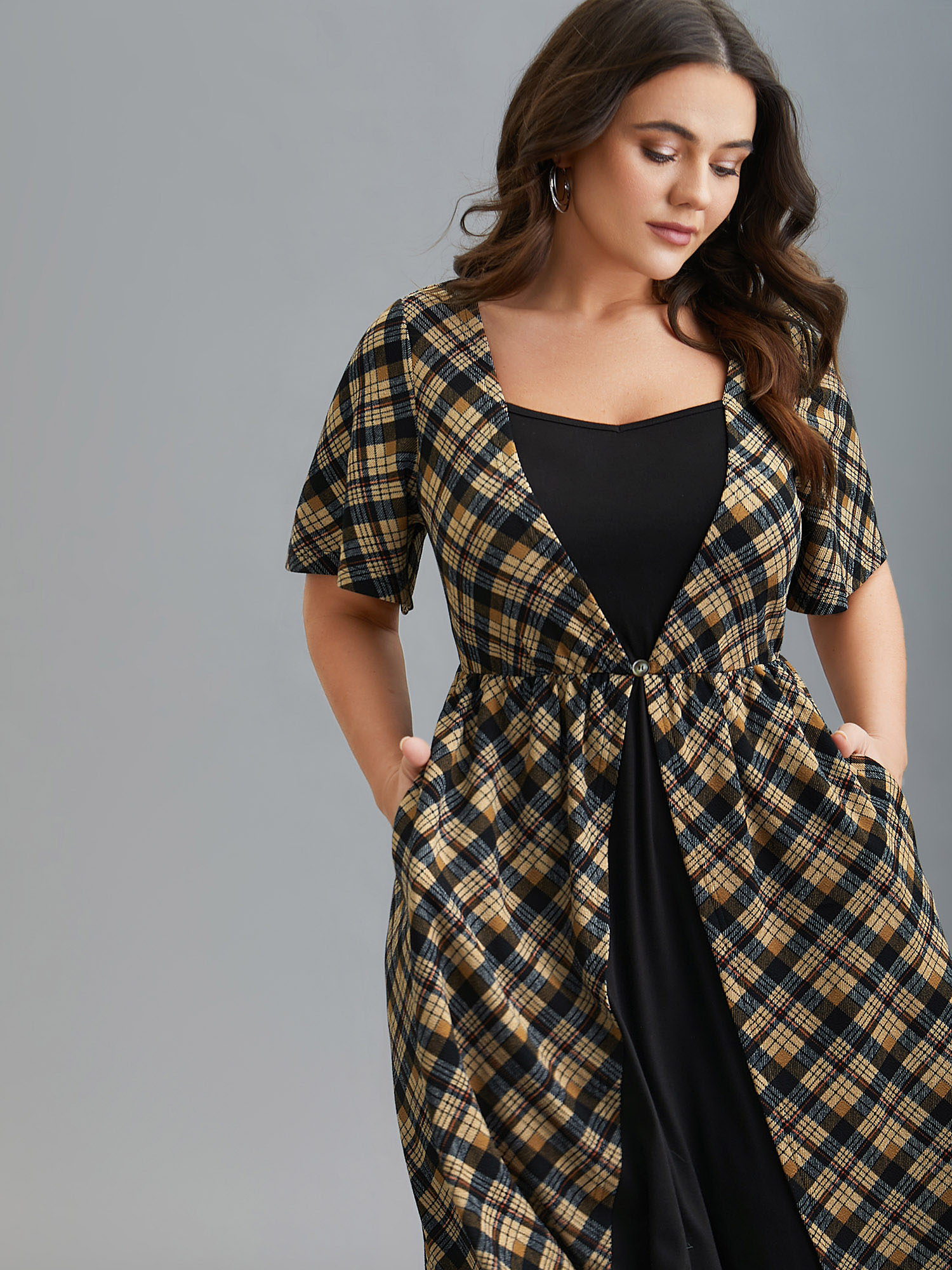 

Plus Size Plaid Color-Block Ruched Open Midi Dress Tan Women Casual Patchwork Heart neckline Short sleeve Curvy BloomChic