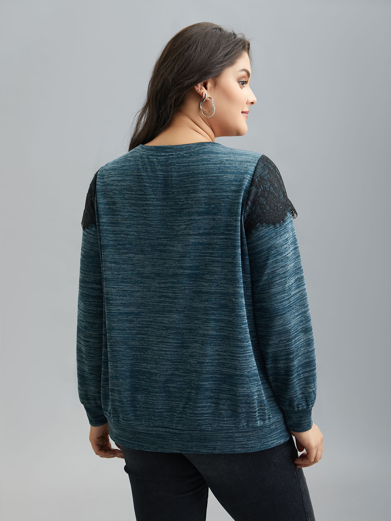 

Plus Size Lace Patchwork Color Contrast Sweatshirt Women Cyan Casual Woven ribbon&lace trim Round Neck Everyday Sweatshirts BloomChic