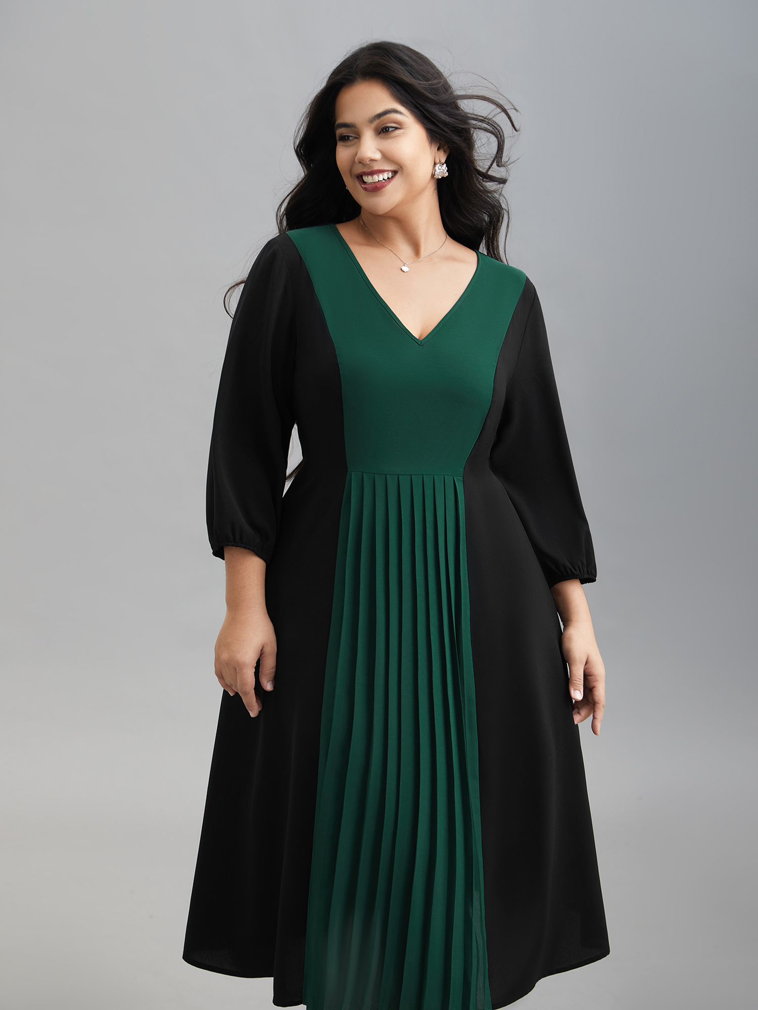 Plus Size Color Block V-Neck Pleated Midi Dress DarkGreen Women At the Office Contrast V-neck Elbow-length sleeve Curvy BloomChic 12/L 
